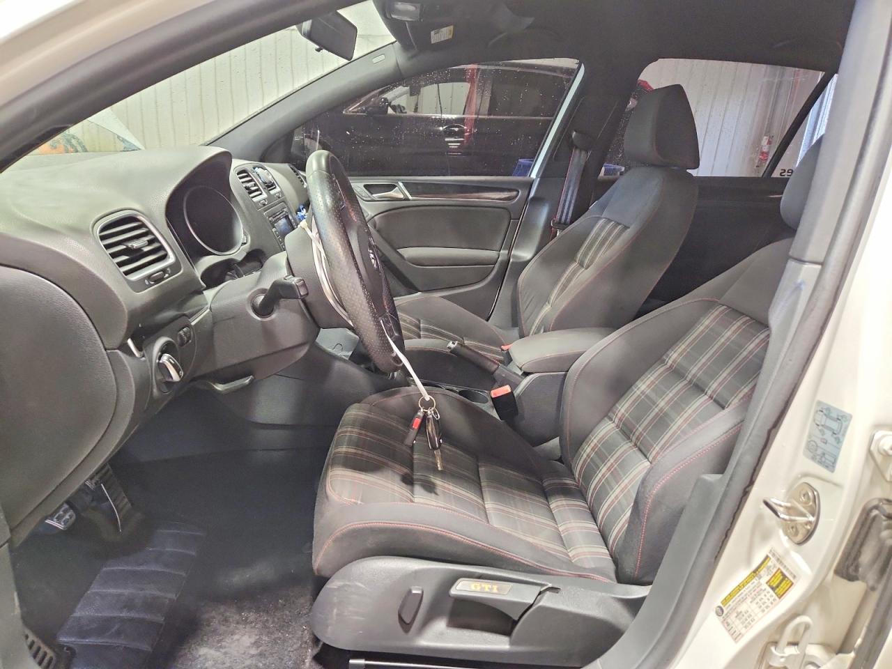 2014 Volkswagen Gti White vin: WVWGD7AJ7EW010631