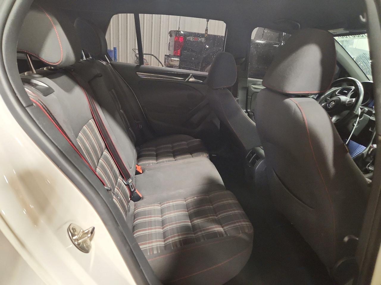 2014 Volkswagen Gti White vin: WVWGD7AJ7EW010631