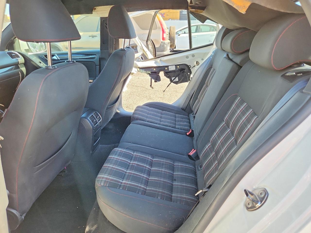 2012 Volkswagen Gti White vin: WVWGD7AJ9CW015195