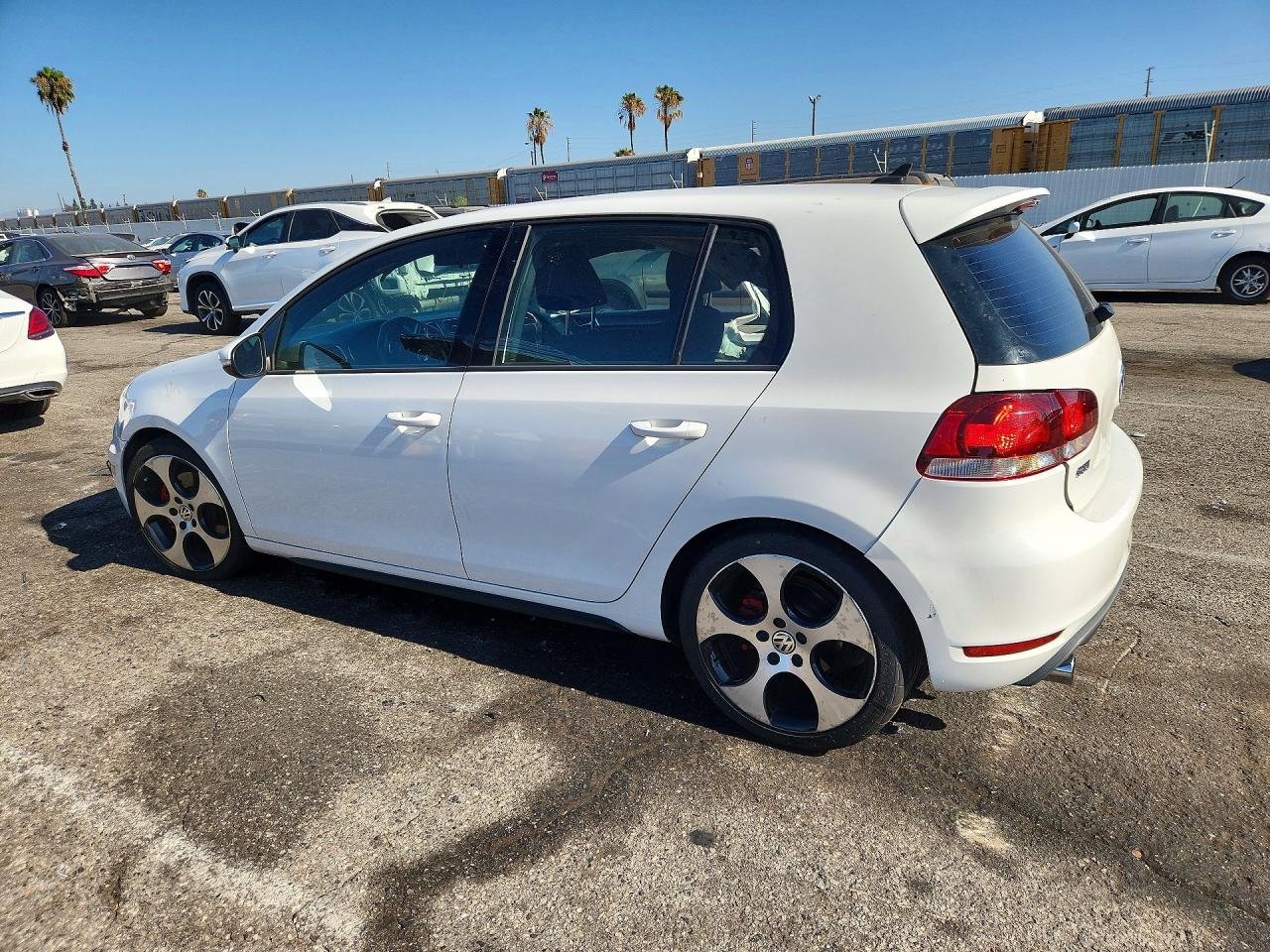 2012 Volkswagen Gti White vin: WVWGD7AJ9CW015195