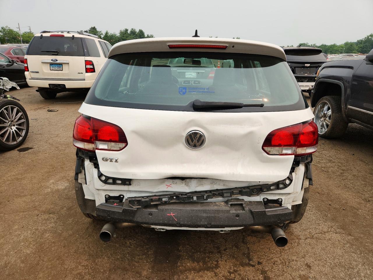2014 Volkswagen Gti White vin: WVWGD7AJ9EW006354