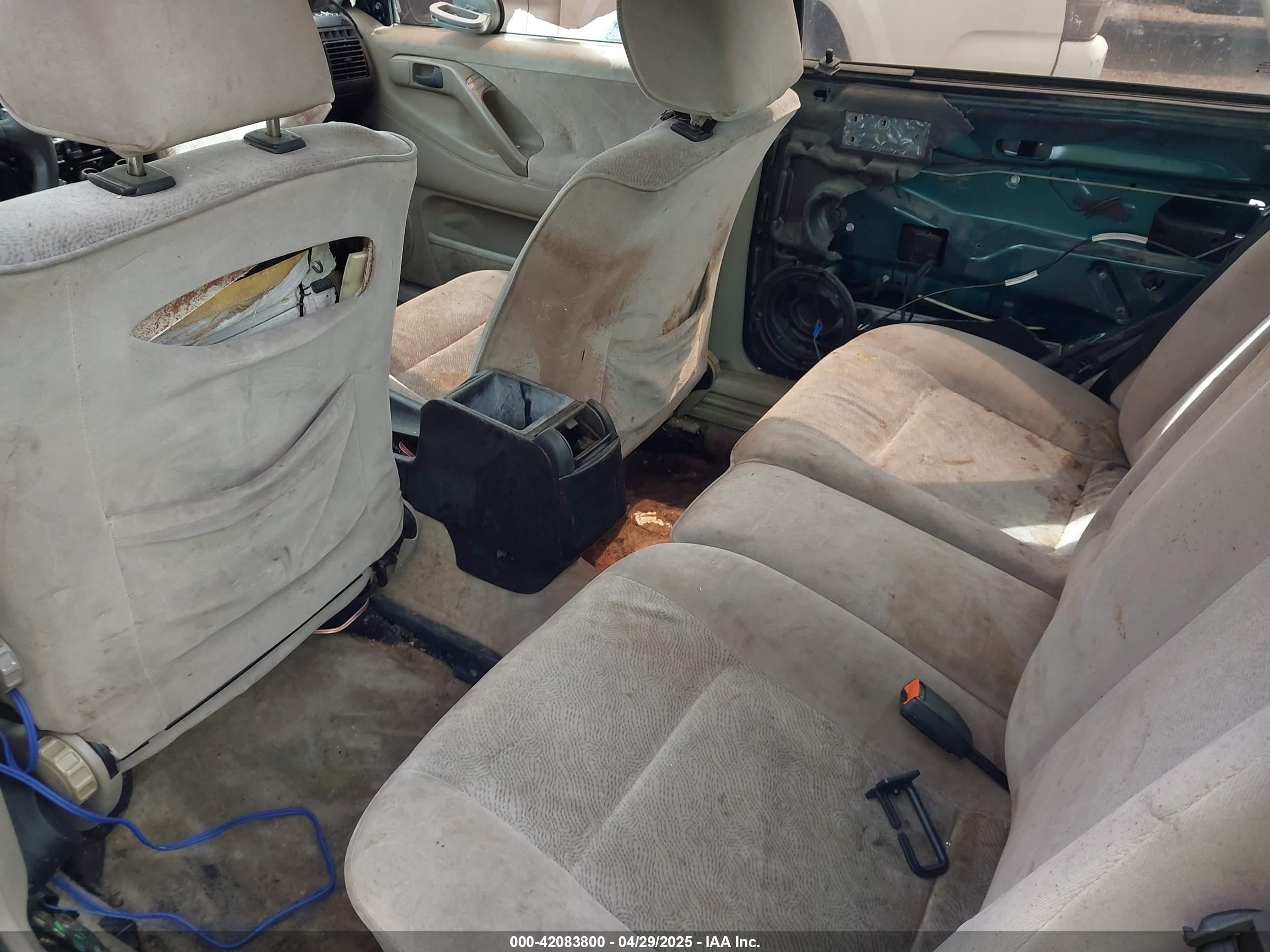 1997 Volkswagen Passat Tdi Beige vin: WVWGG83A7VB004331