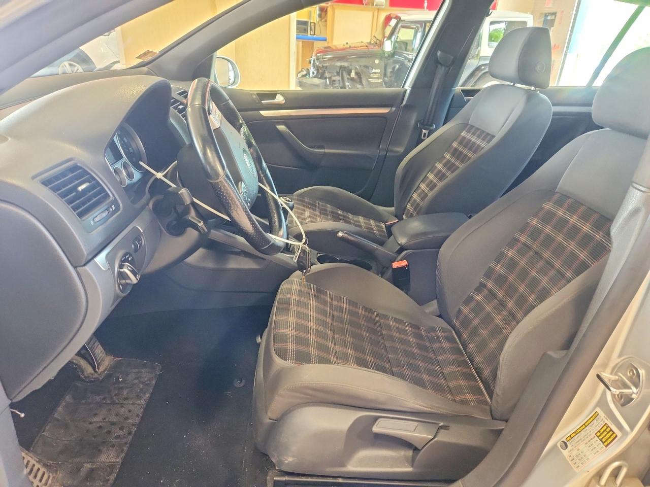 2007 Volkswagen New Gti Silver vin: WVWGV71K77W041659