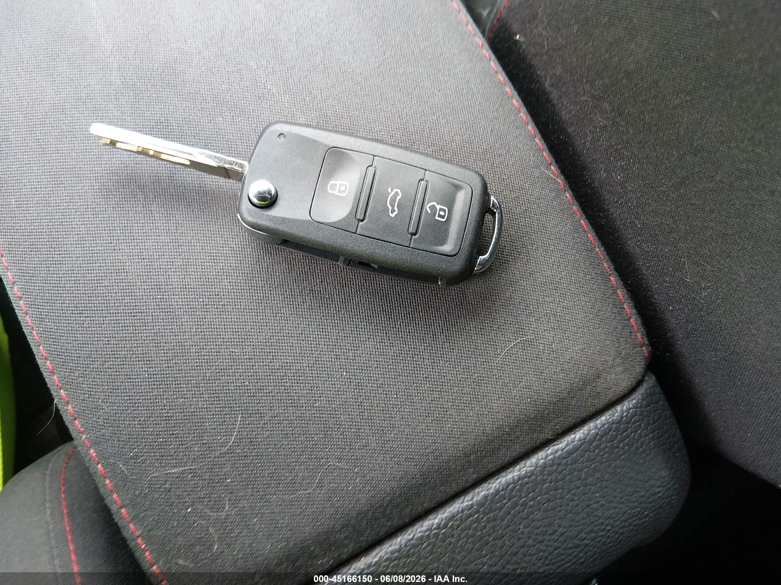 2011 Volkswagen Gti 4-door White vin: WVWGV7AJ8BW115459