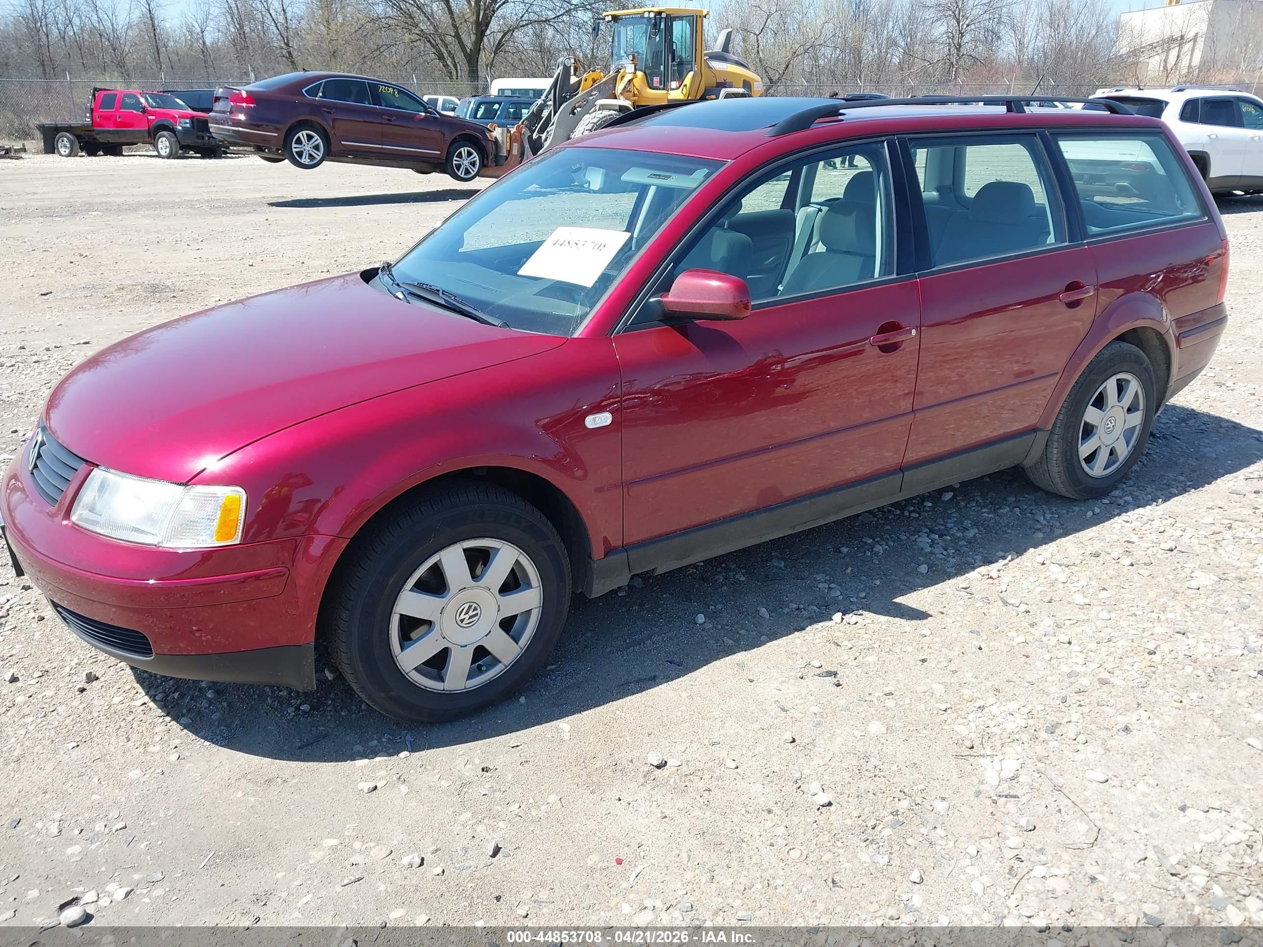 2001 Volkswagen Passat Gls Red vin: WVWHC63B31E031046
