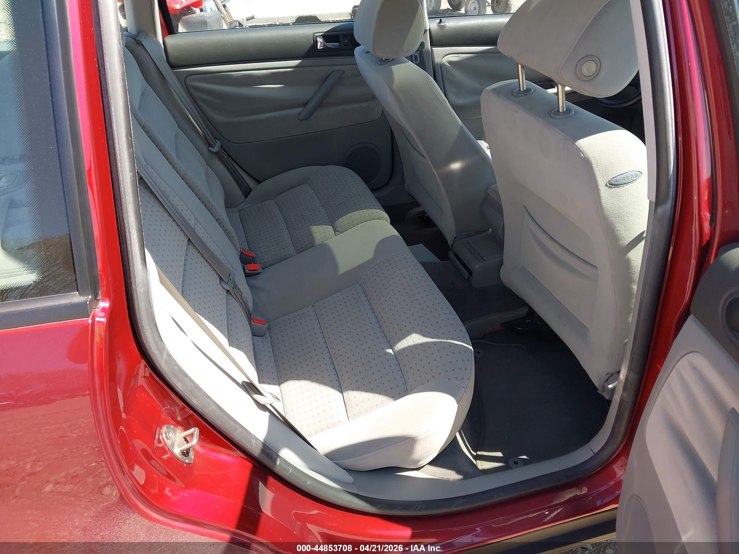 2001 Volkswagen Passat Gls Red vin: WVWHC63B31E031046