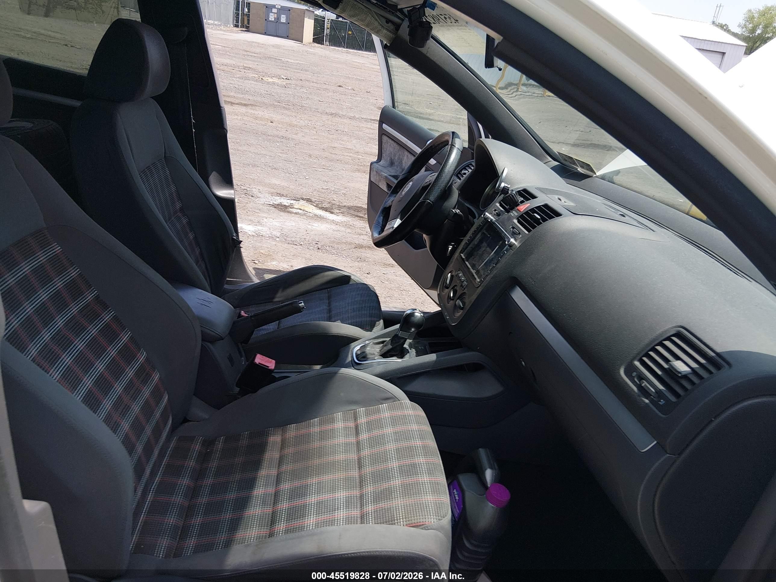 2009 Volkswagen Gti 4-door White vin: WVWHD71K69W148339