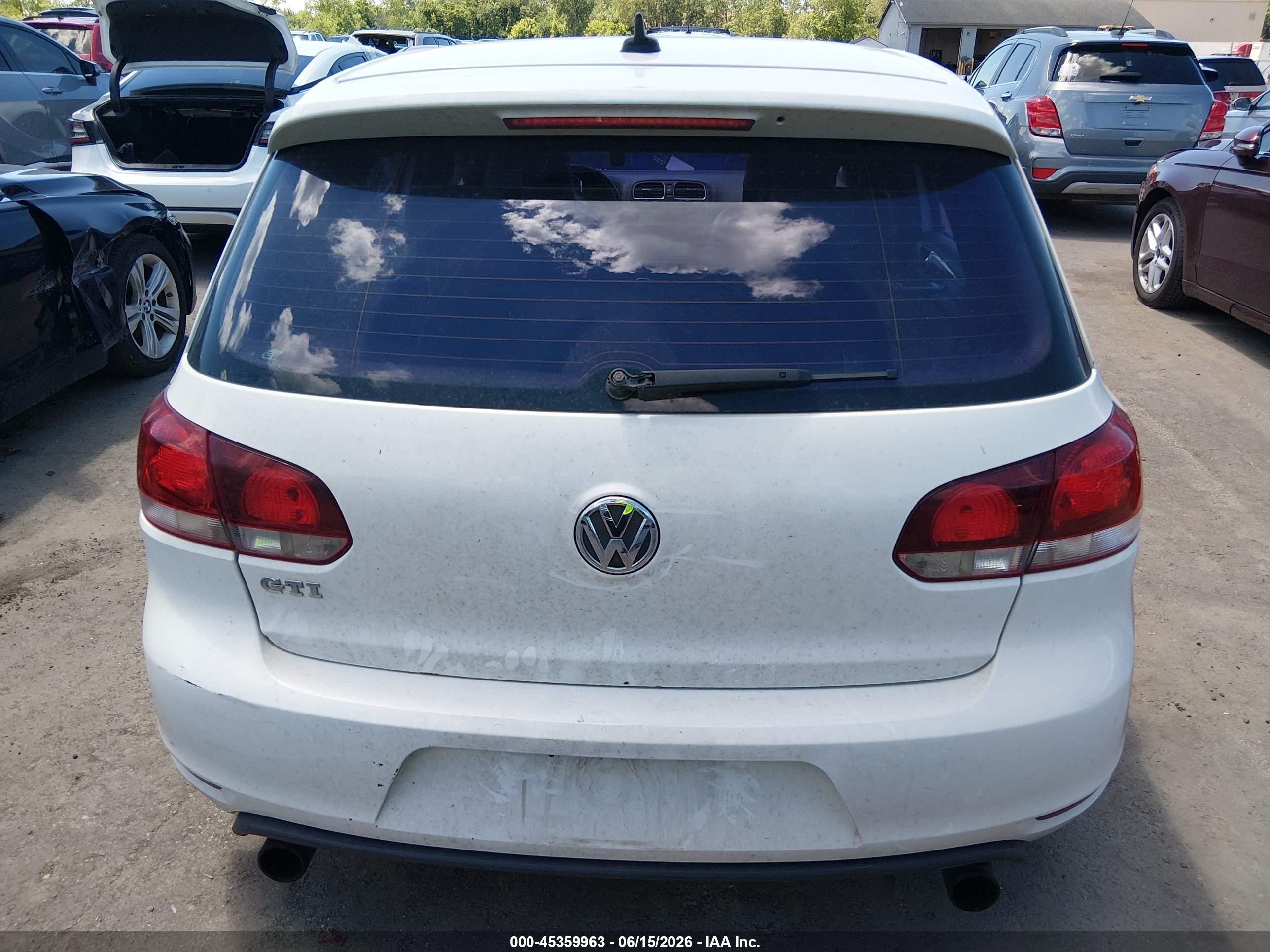 2010 Volkswagen Gti 4-door White vin: WVWHD7AJ3AW094459