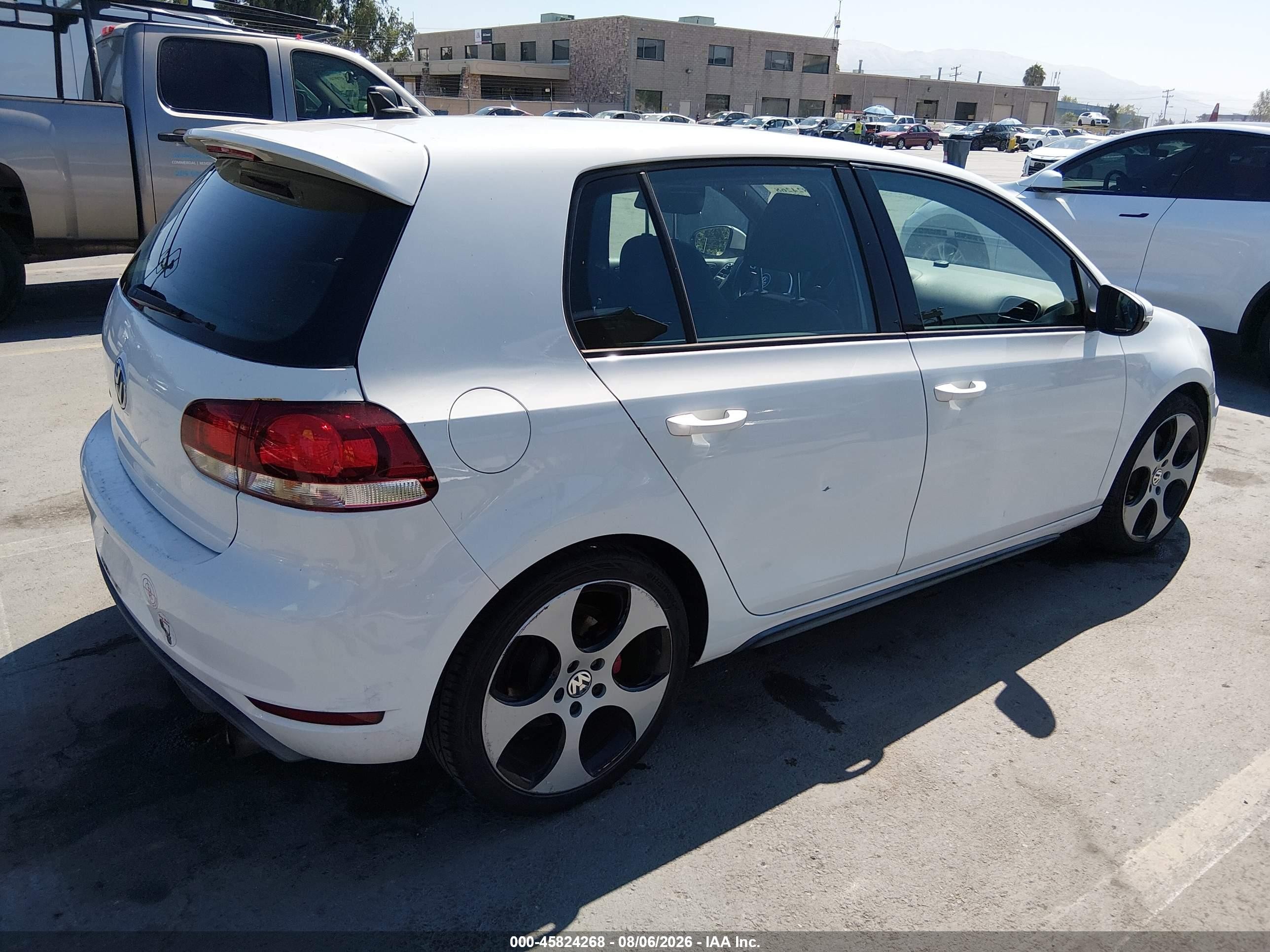 2011 Volkswagen Gti 4-door White vin: WVWHD7AJ3BW128305