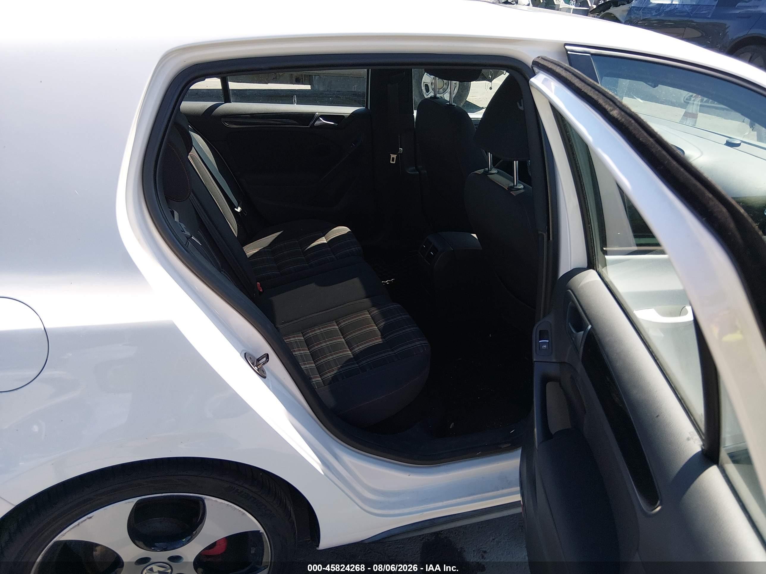 2011 Volkswagen Gti 4-door White vin: WVWHD7AJ3BW128305