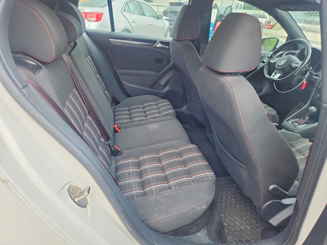 2014 Volkswagen Gti White vin: WVWHD7AJ3EW007410