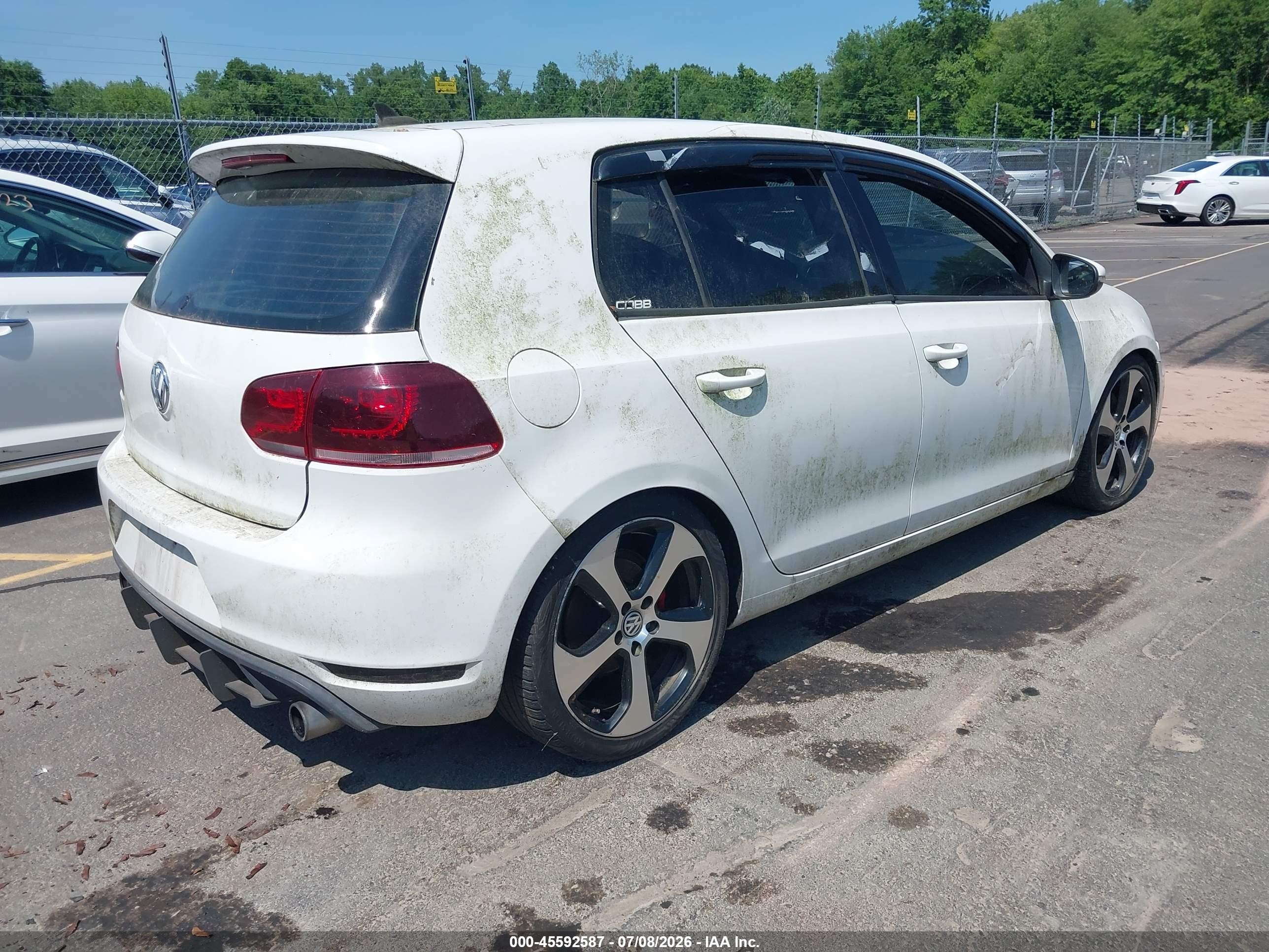 2013 Volkswagen Gti 4-door/4-door Autobahn/drivers Edition/wolfsburg Edition White vin: WVWHD7AJ4DW139977
