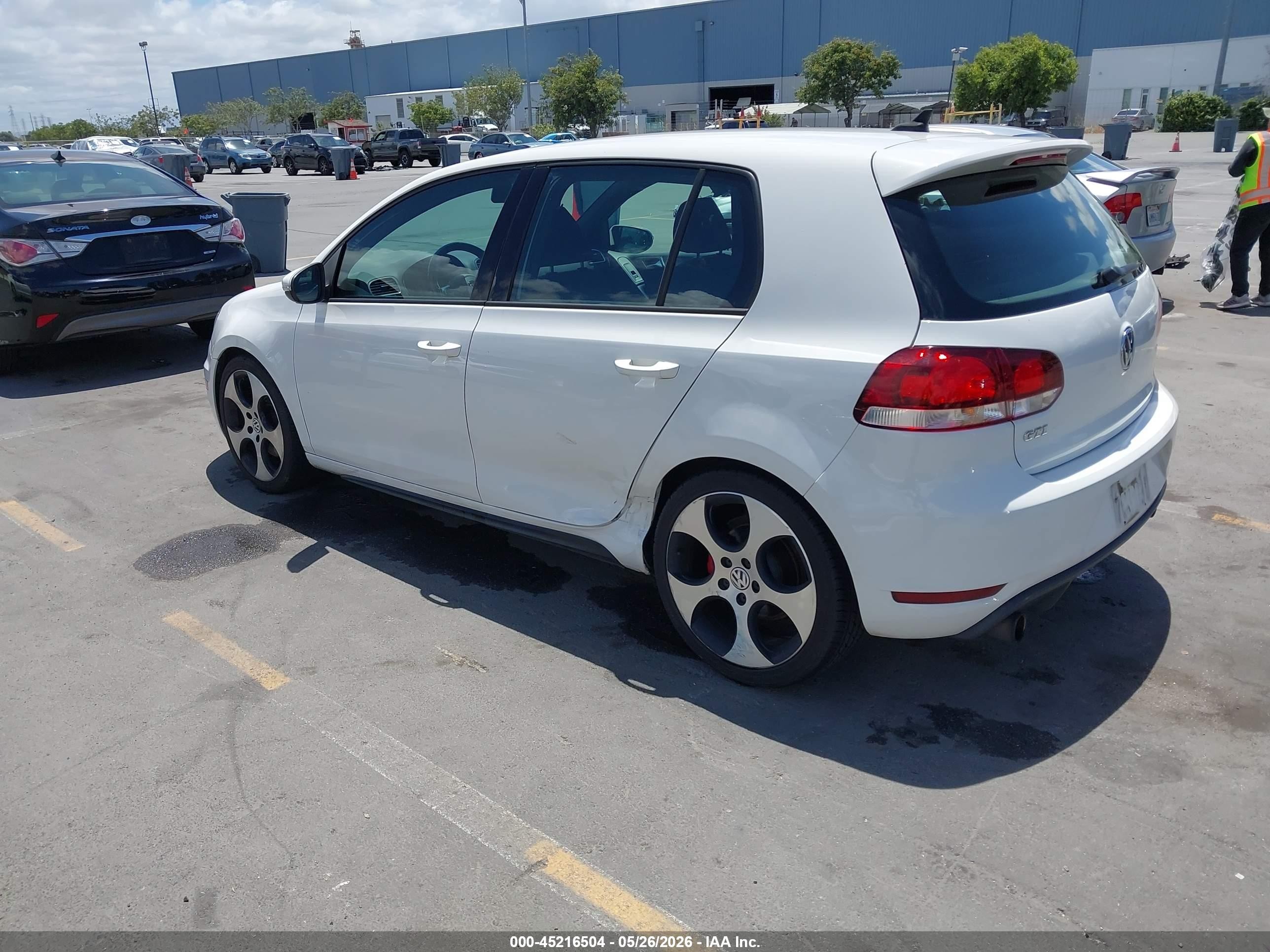2013 Volkswagen Gti 4-door White vin: WVWHD7AJ7DW122347