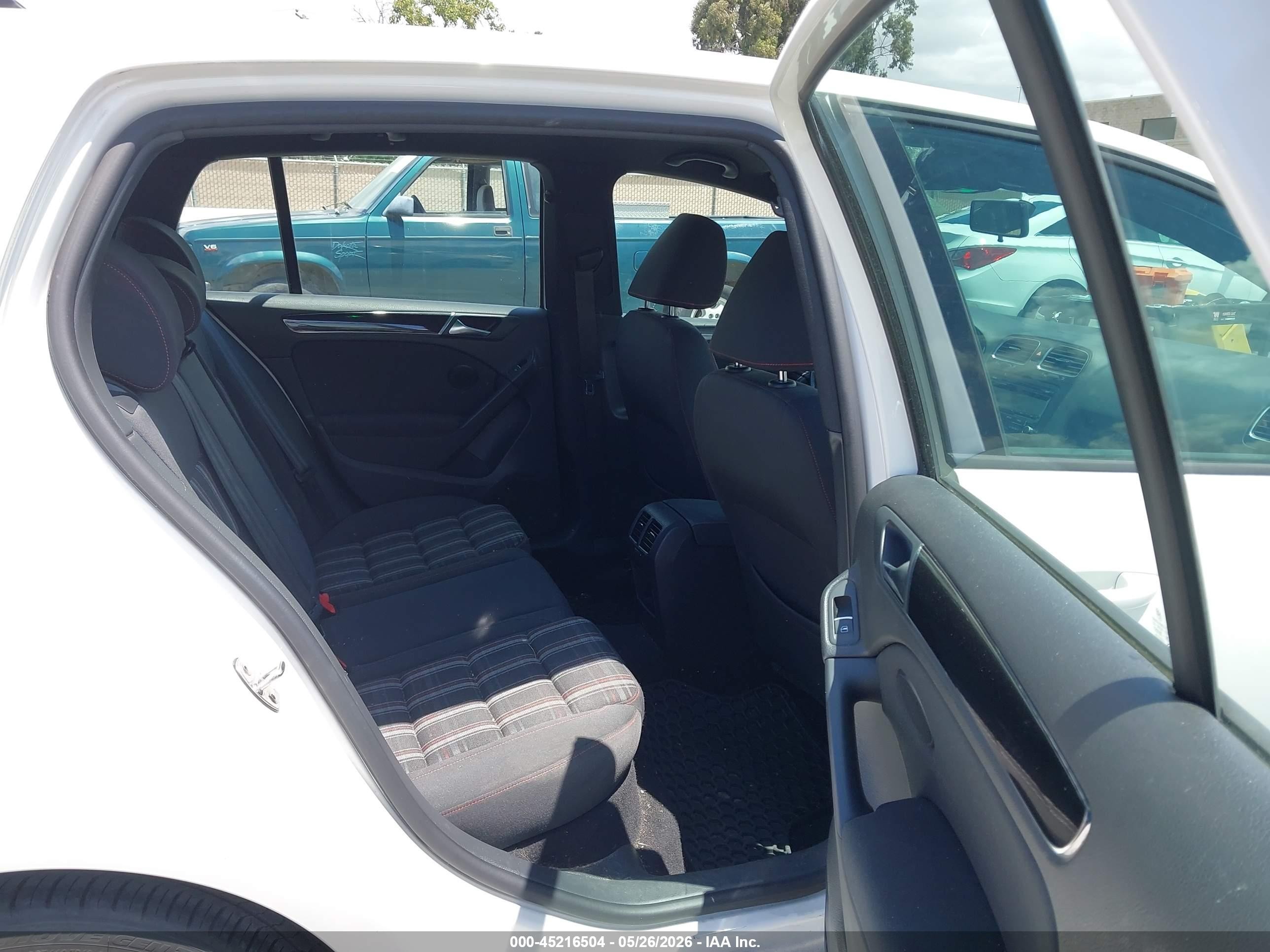 2013 Volkswagen Gti 4-door White vin: WVWHD7AJ7DW122347