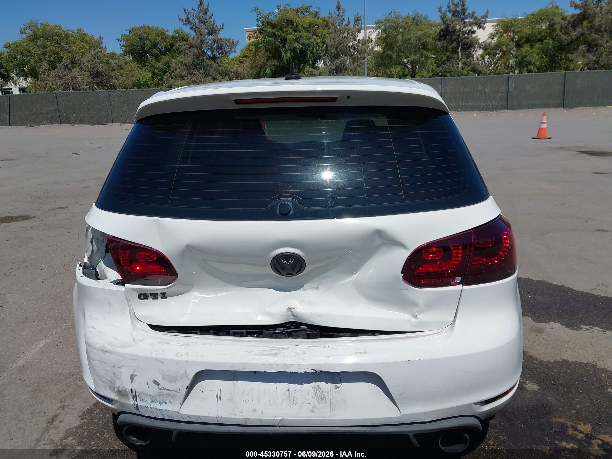 2012 Volkswagen Gti 4-door White vin: WVWHD7AJ8CW204702