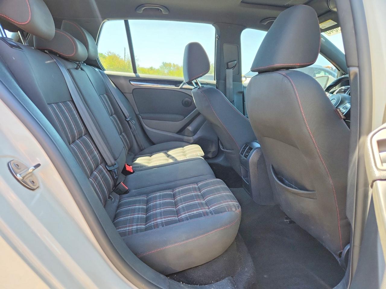 2013 Volkswagen Gti White vin: WVWHD7AJ9DW066430