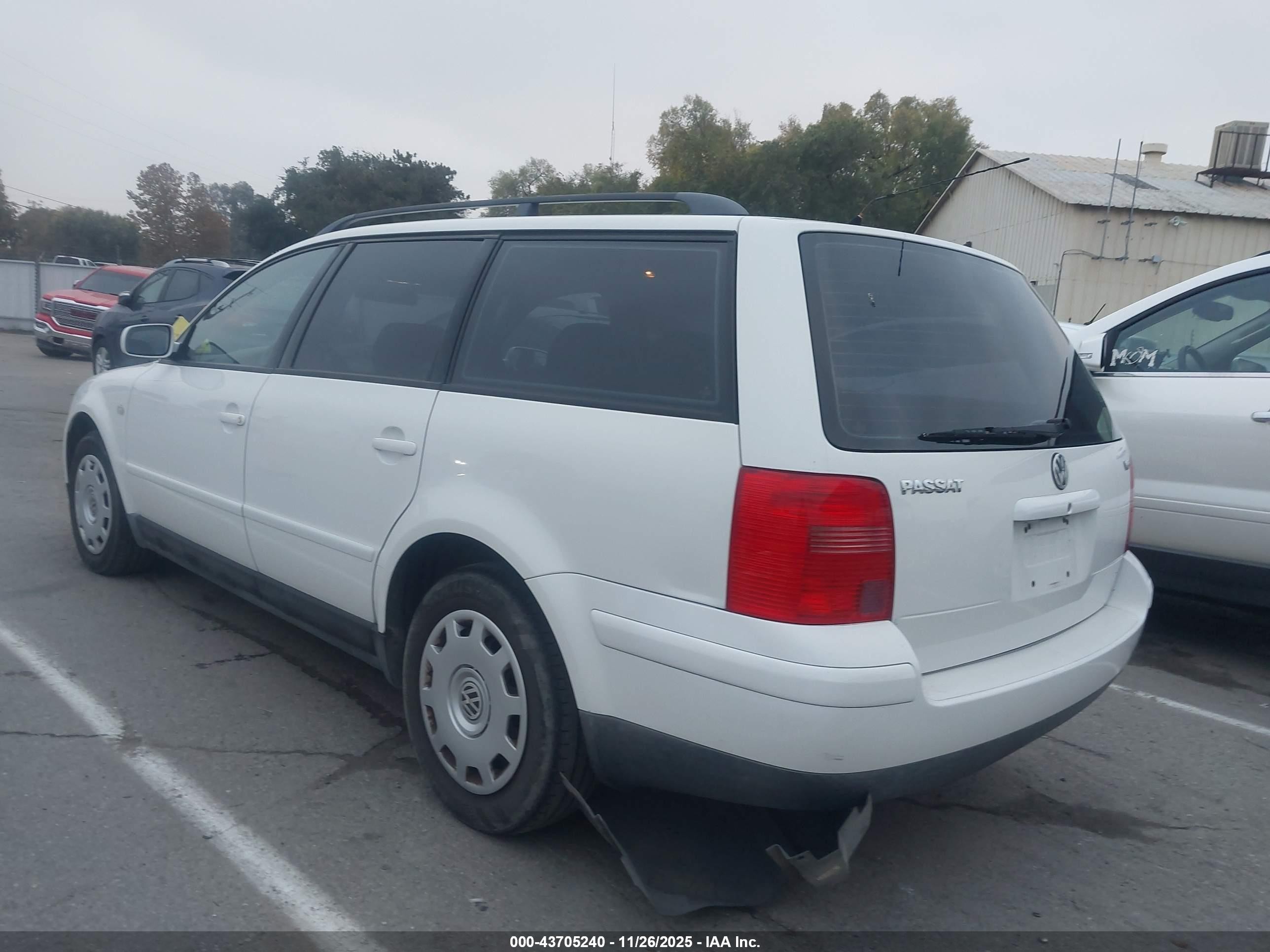 2001 Volkswagen Passat Gls V6 White vin: WVWHH63B91E034129