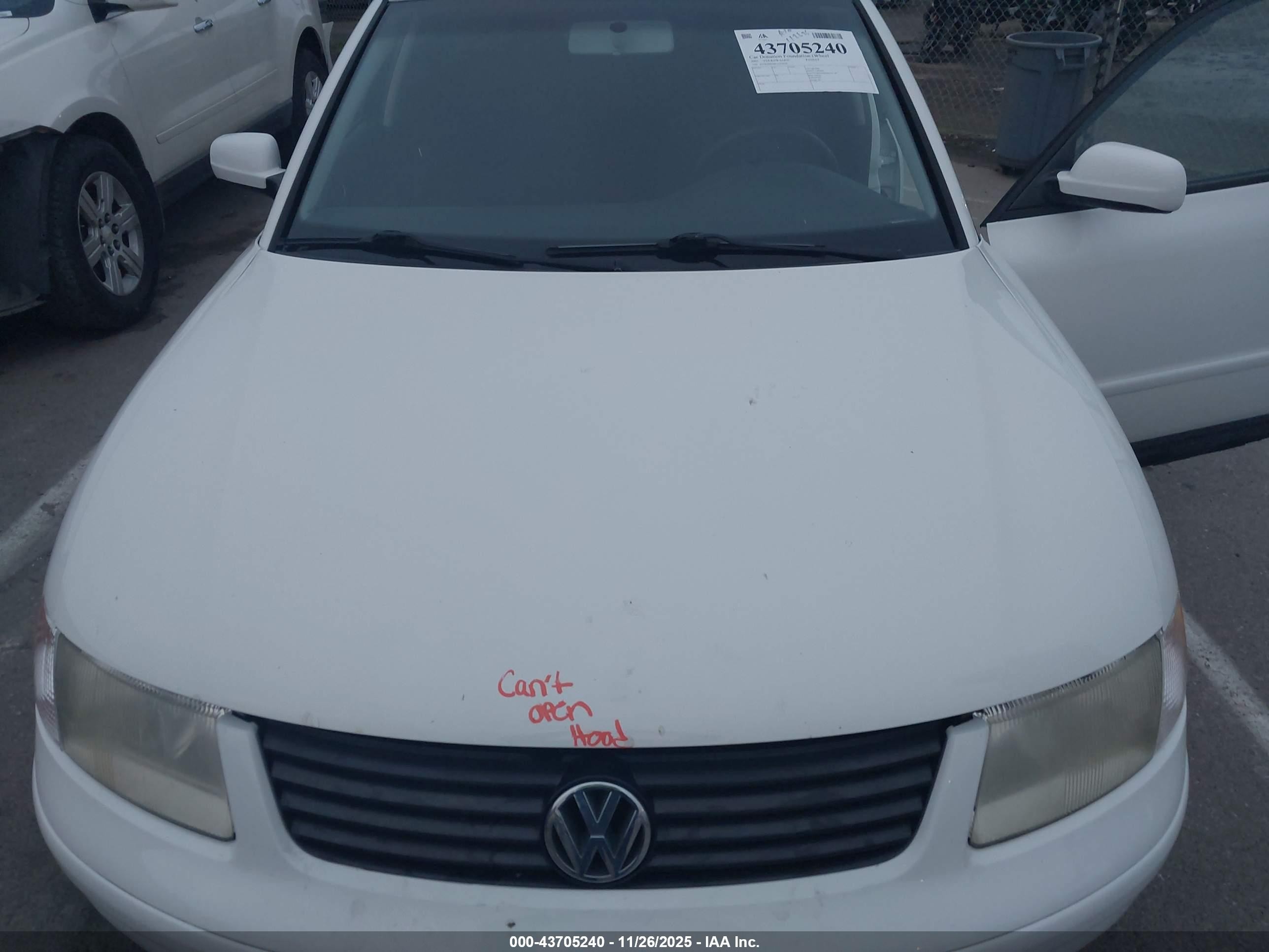 2001 Volkswagen Passat Gls V6 White vin: WVWHH63B91E034129
