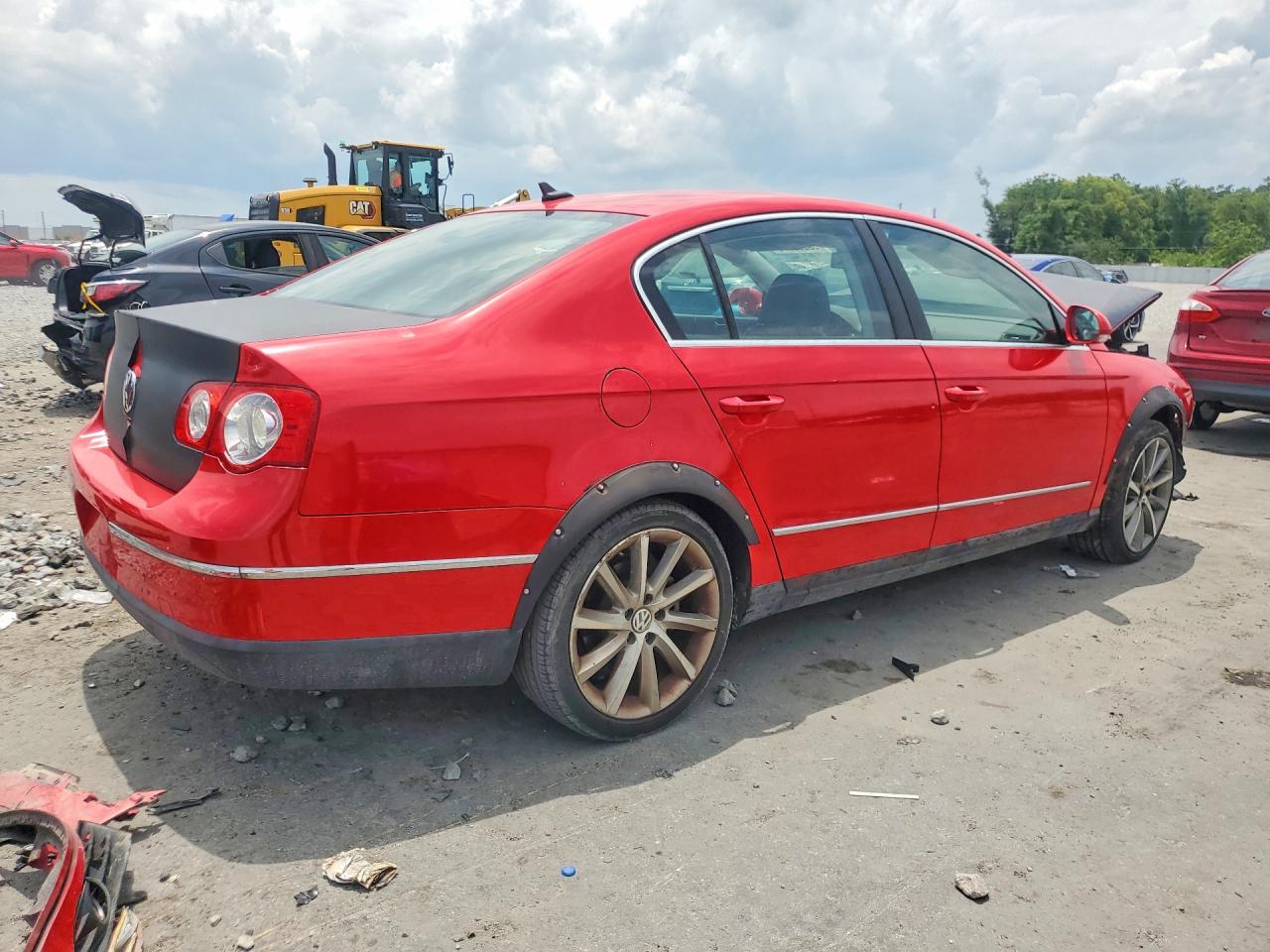 2007 Volkswagen Passat 2.0t Sport Red vin: WVWHK73C37E210598