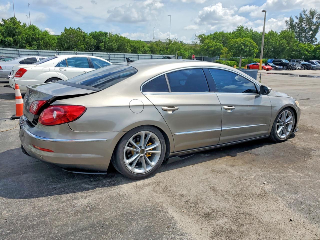 2009 Volkswagen Cc Luxury Желто-коричневый vin: WVWHL73C09E529280