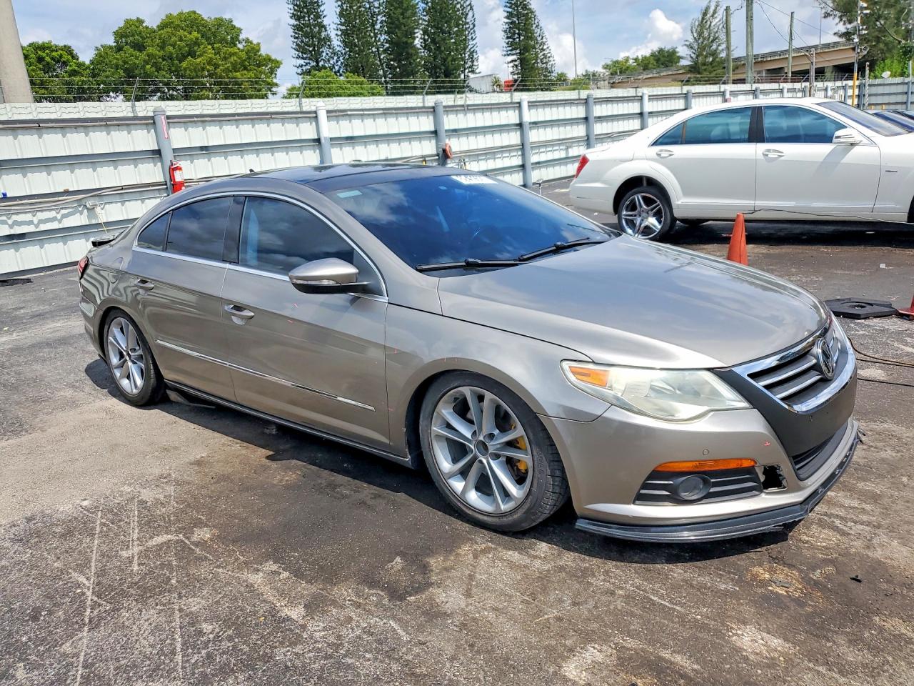 2009 Volkswagen Cc Luxury Желто-коричневый vin: WVWHL73C09E529280