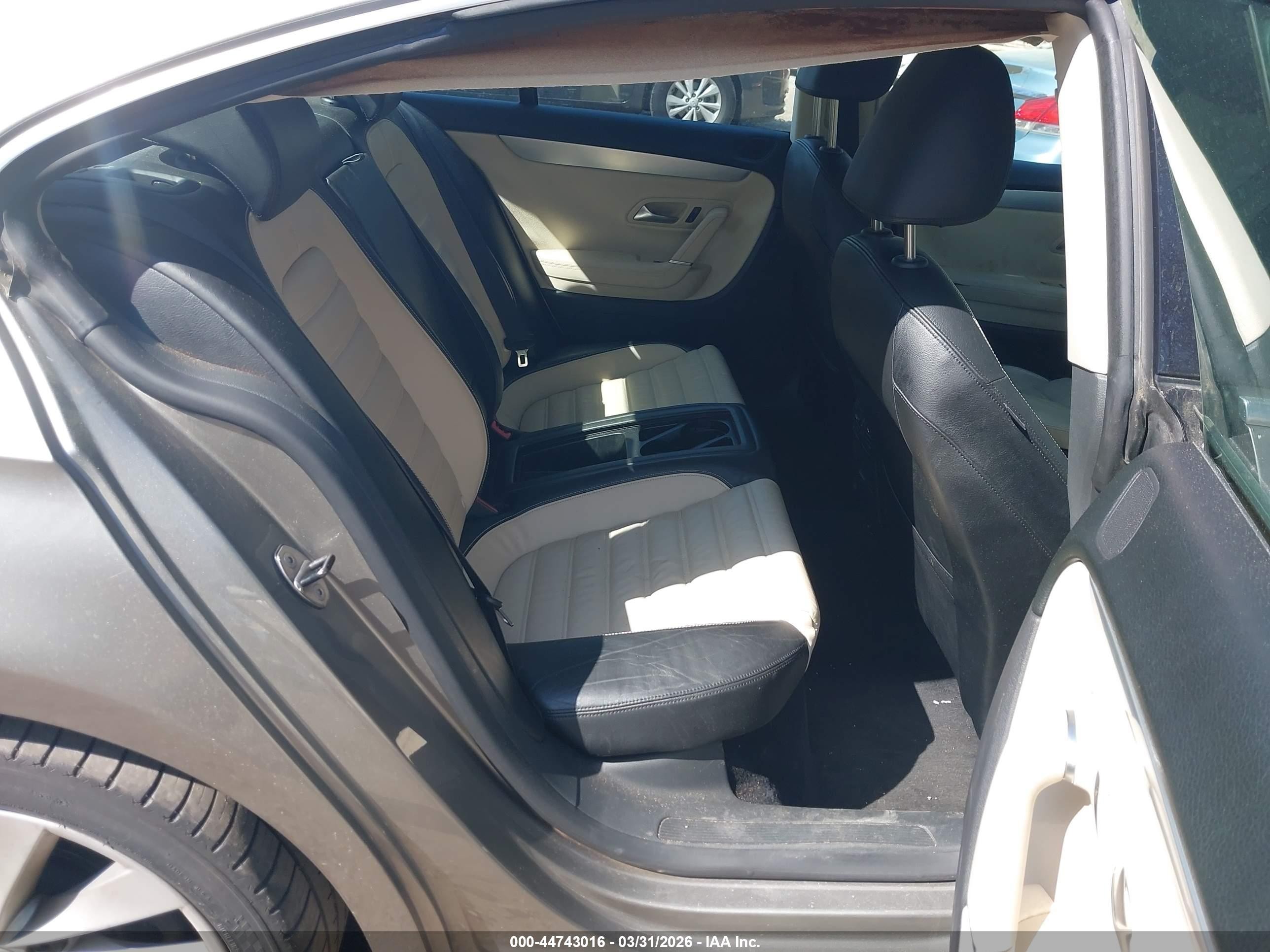 2010 Volkswagen Cc Luxury Серебряный vin: WVWHN7AN0AE535793