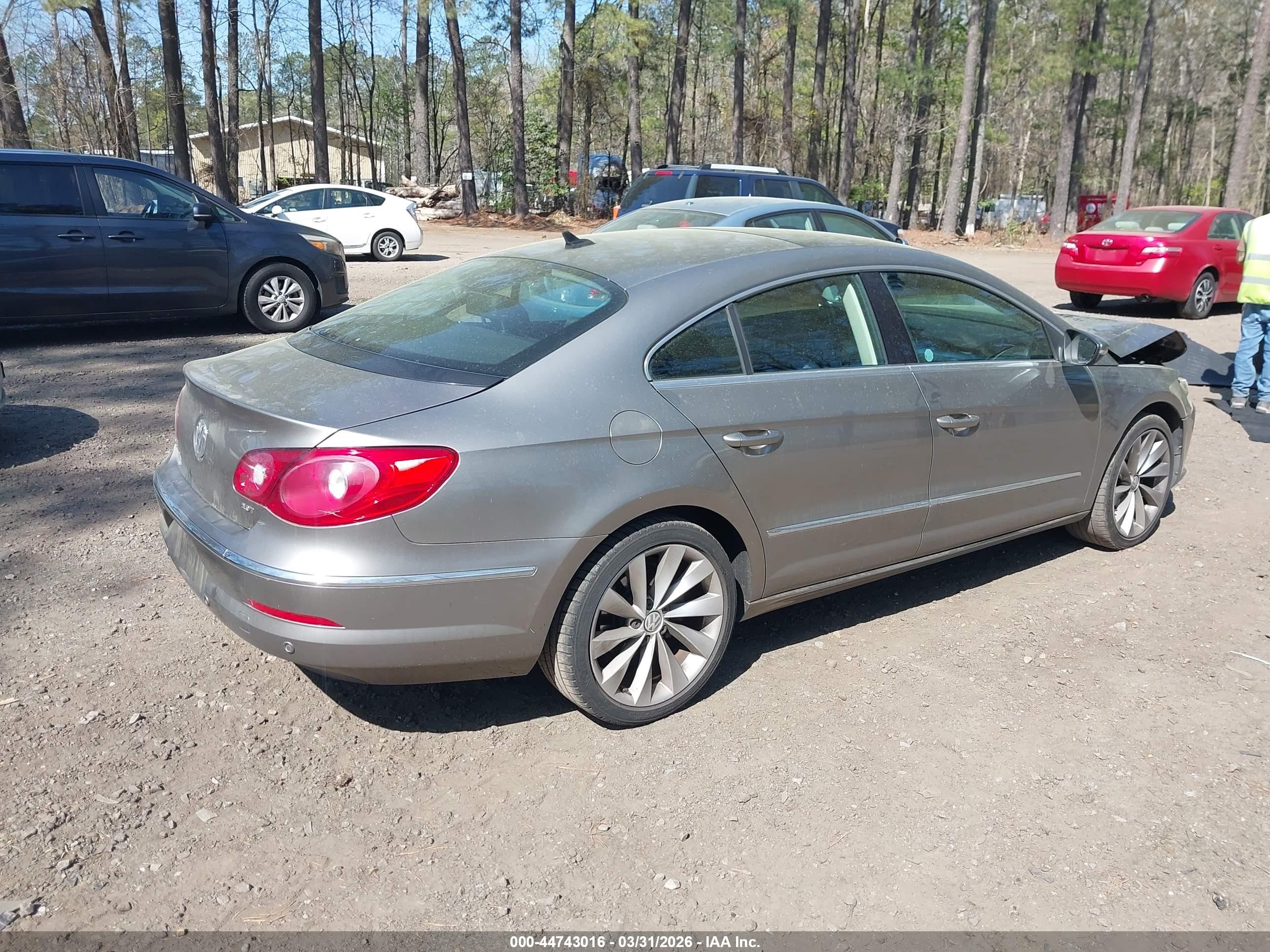 2010 Volkswagen Cc Luxury Серебряный vin: WVWHN7AN0AE535793