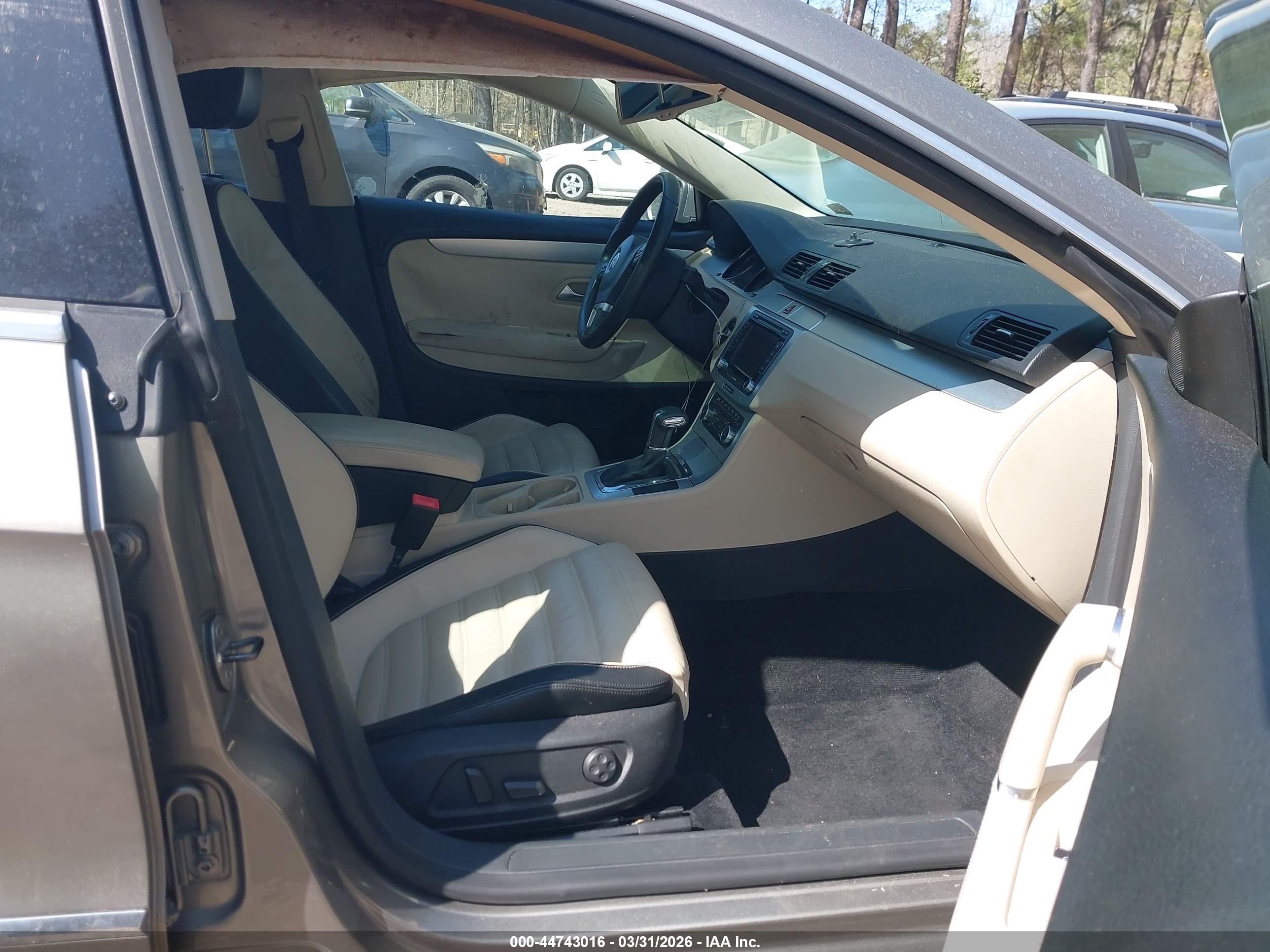 2010 Volkswagen Cc Luxury Серебряный vin: WVWHN7AN0AE535793