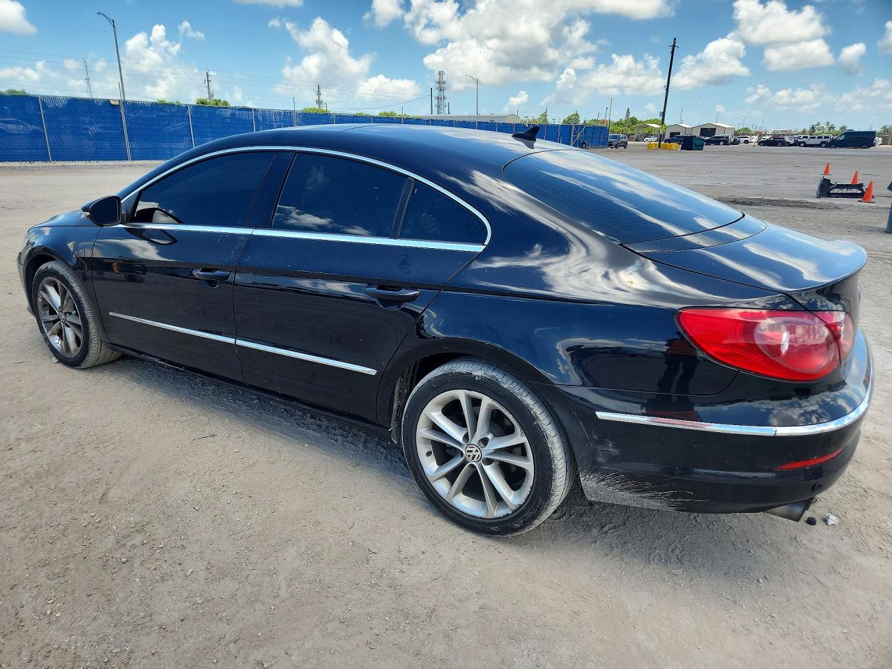 2010 Volkswagen Cc Luxury Black vin: WVWHP7AN3AE535216