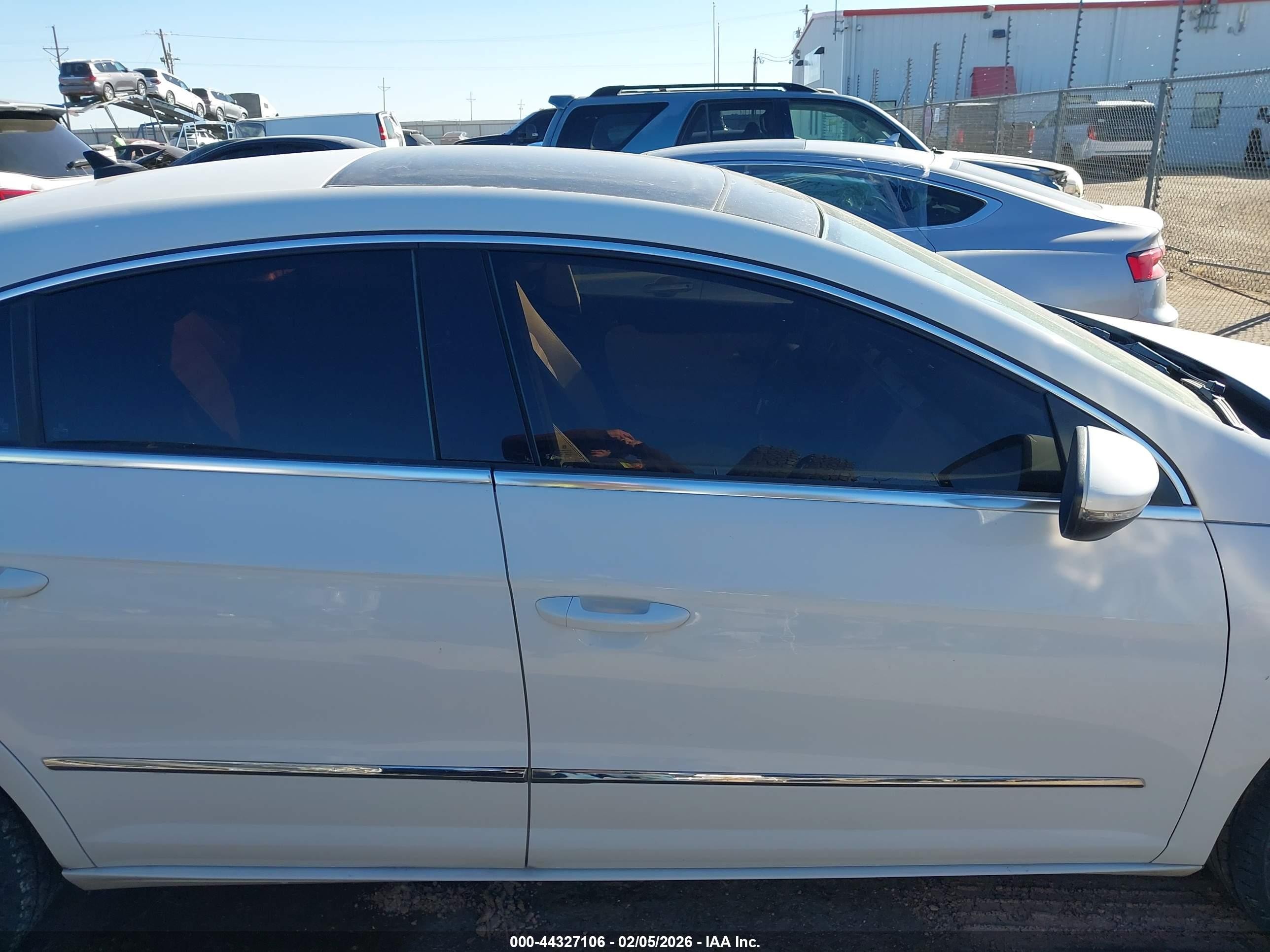 2011 Volkswagen Cc Lux Limited White vin: WVWHP7AN5BE730347