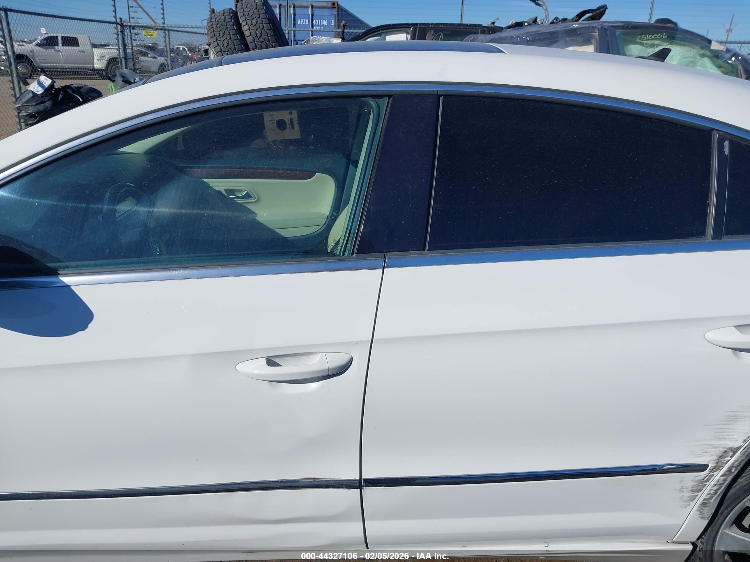 2011 Volkswagen Cc Lux Limited White vin: WVWHP7AN5BE730347