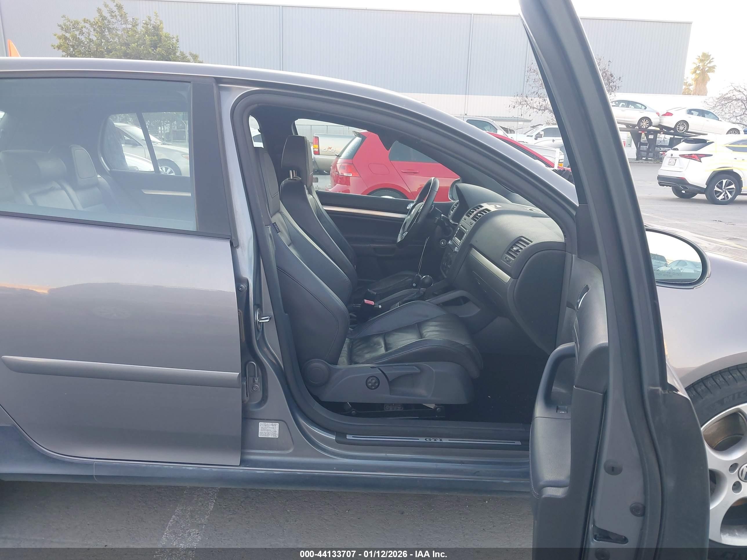2008 Volkswagen Gti 4-door Серебряный vin: WVWHV71K18W234492