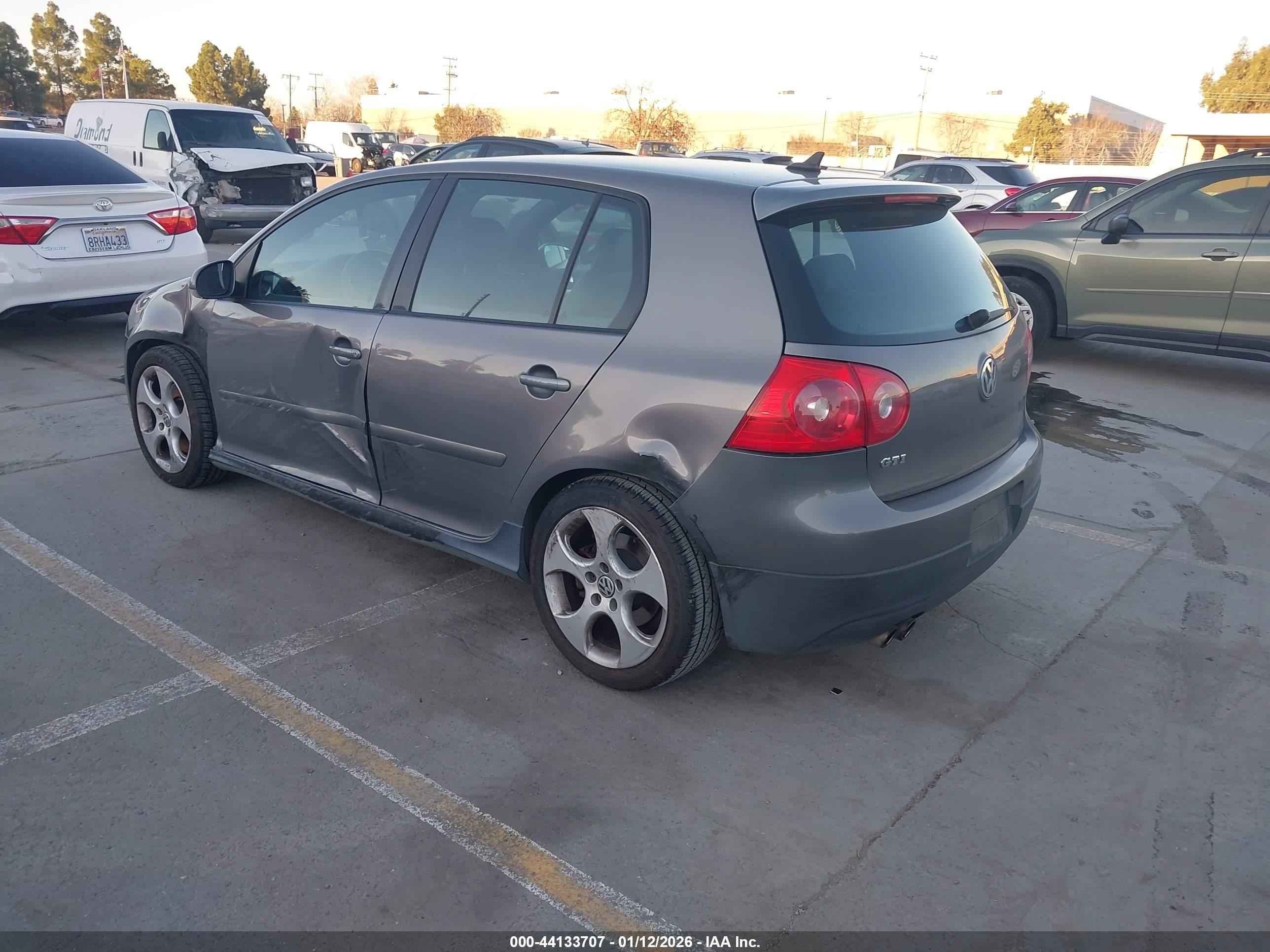 2008 Volkswagen Gti 4-door Серебряный vin: WVWHV71K18W234492