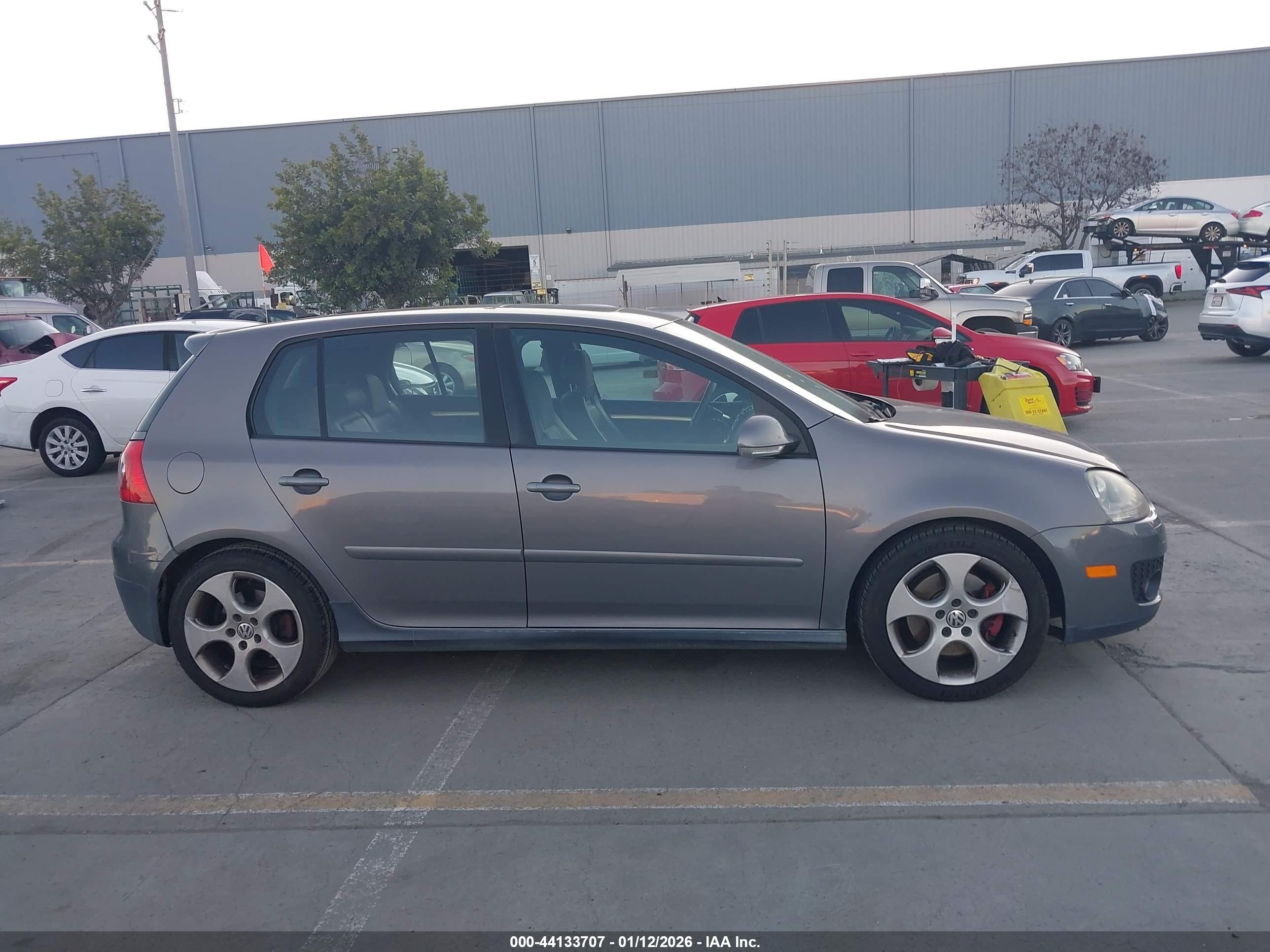 2008 Volkswagen Gti 4-door Серебряный vin: WVWHV71K18W234492