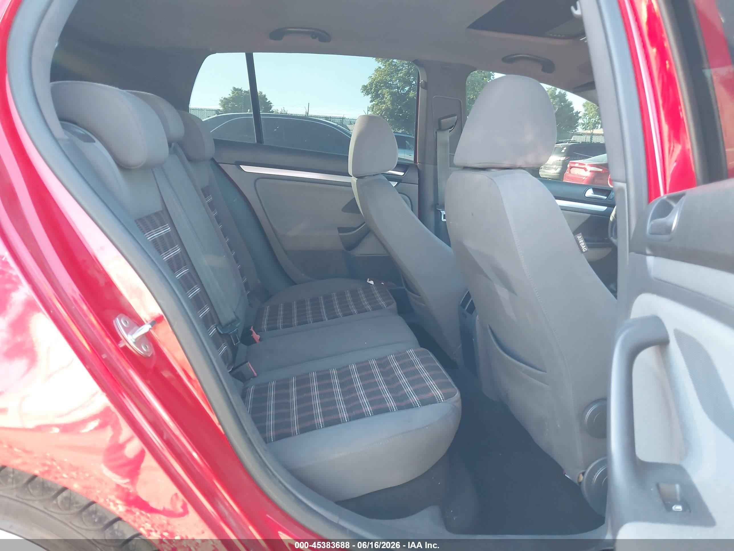 2009 Volkswagen Gti 4-door Red vin: WVWHV71K19W123443