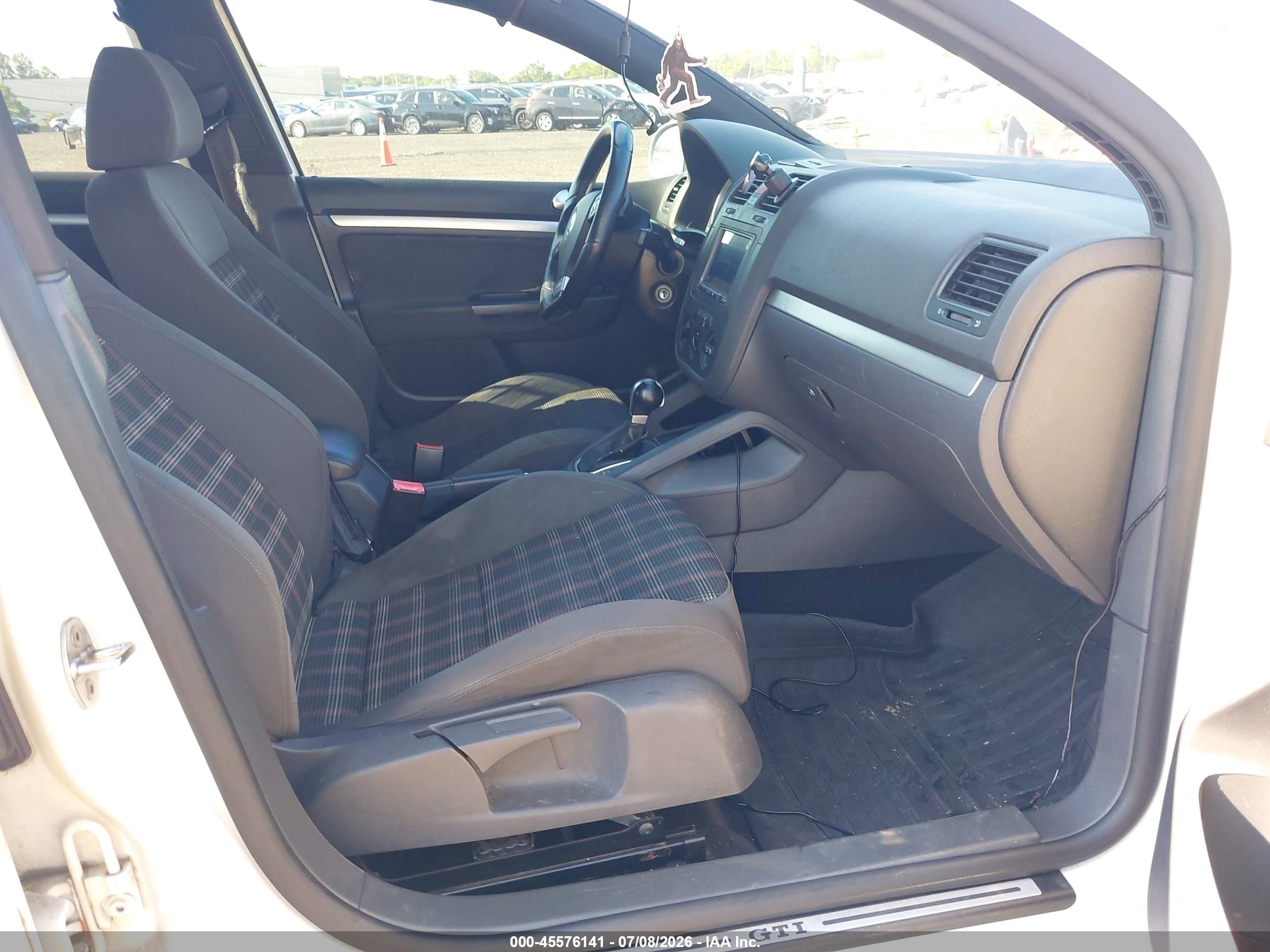 2008 Volkswagen Gti 4-door White vin: WVWHV71K78W230480