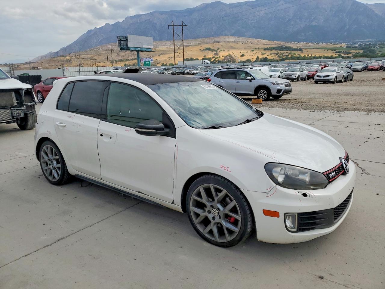 2013 Volkswagen Gti White vin: WVWHV7AJ3DW129633