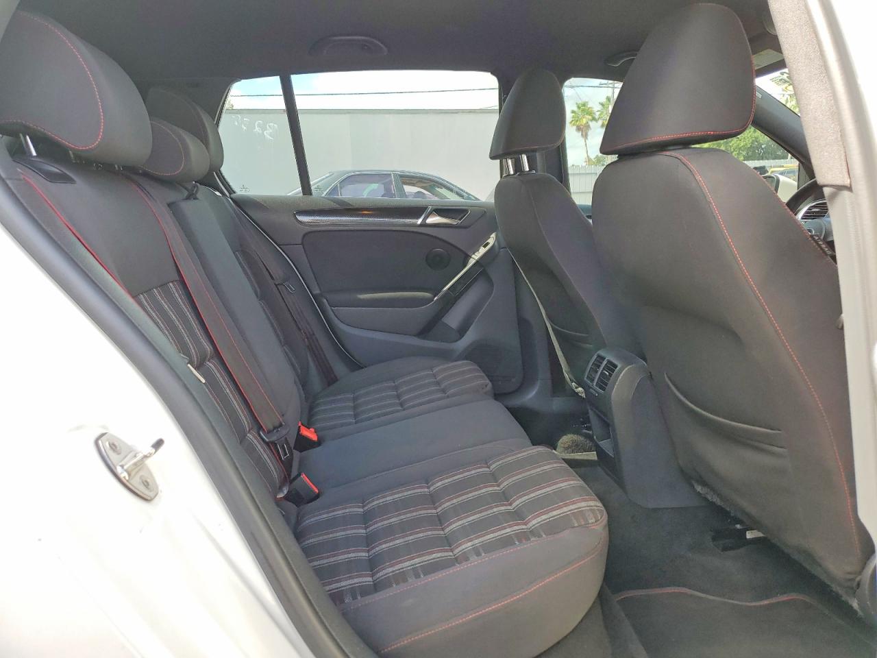 2013 Volkswagen Gti White vin: WVWHV7AJ8DW127943
