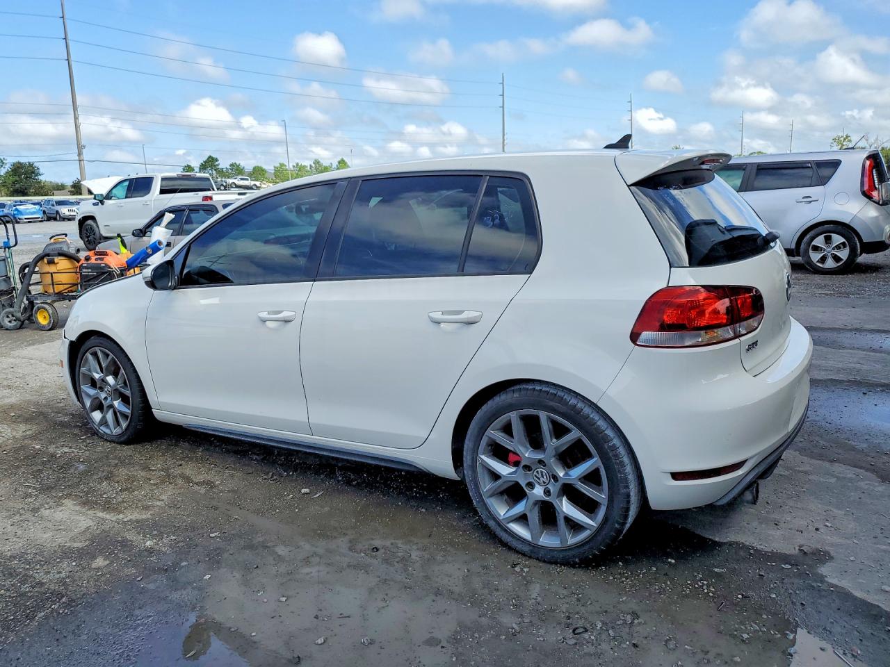 2013 Volkswagen Gti White vin: WVWHV7AJ8DW127943