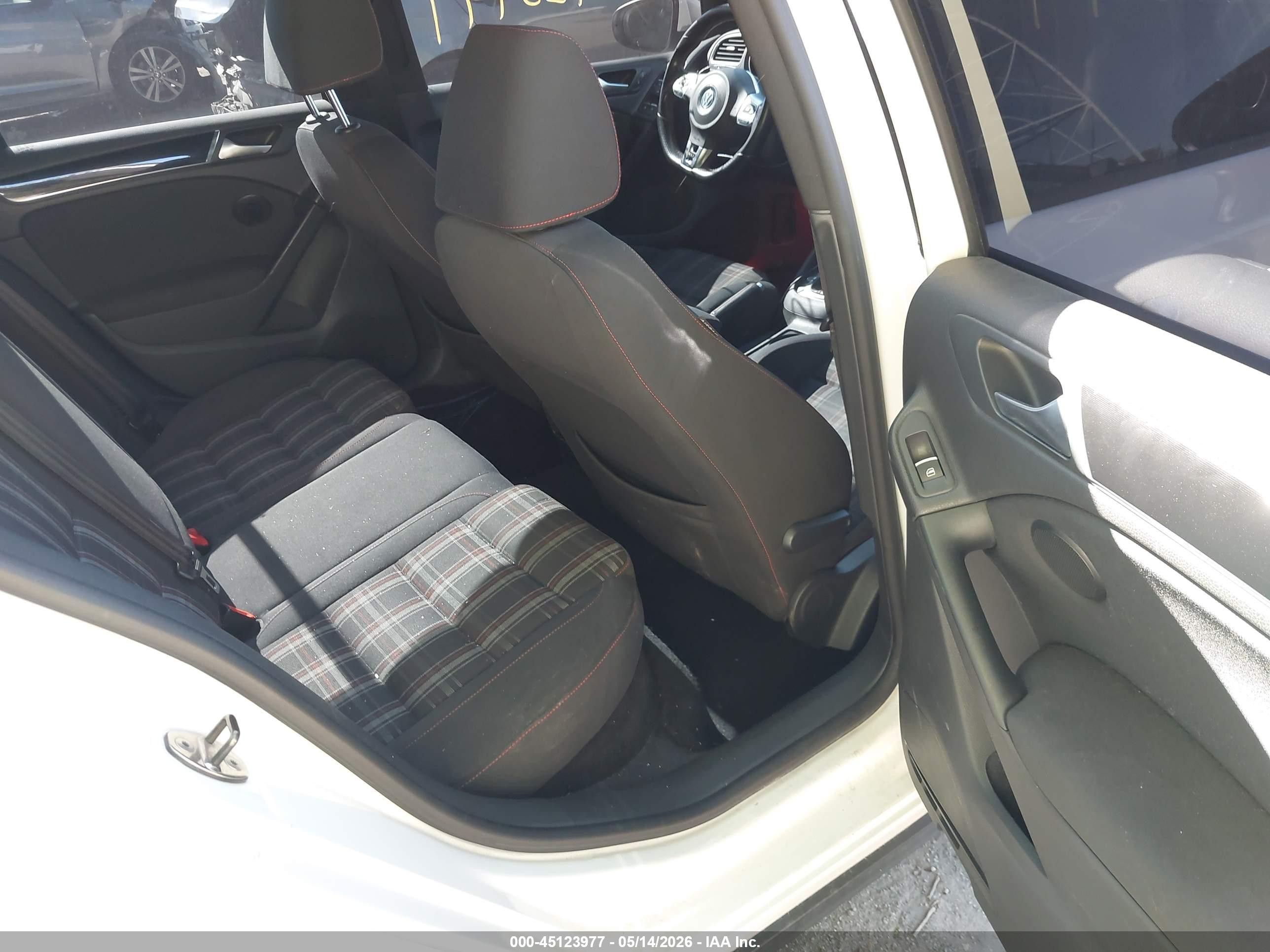 2012 Volkswagen Gti 4-door White vin: WVWHV7AJ9CW271404