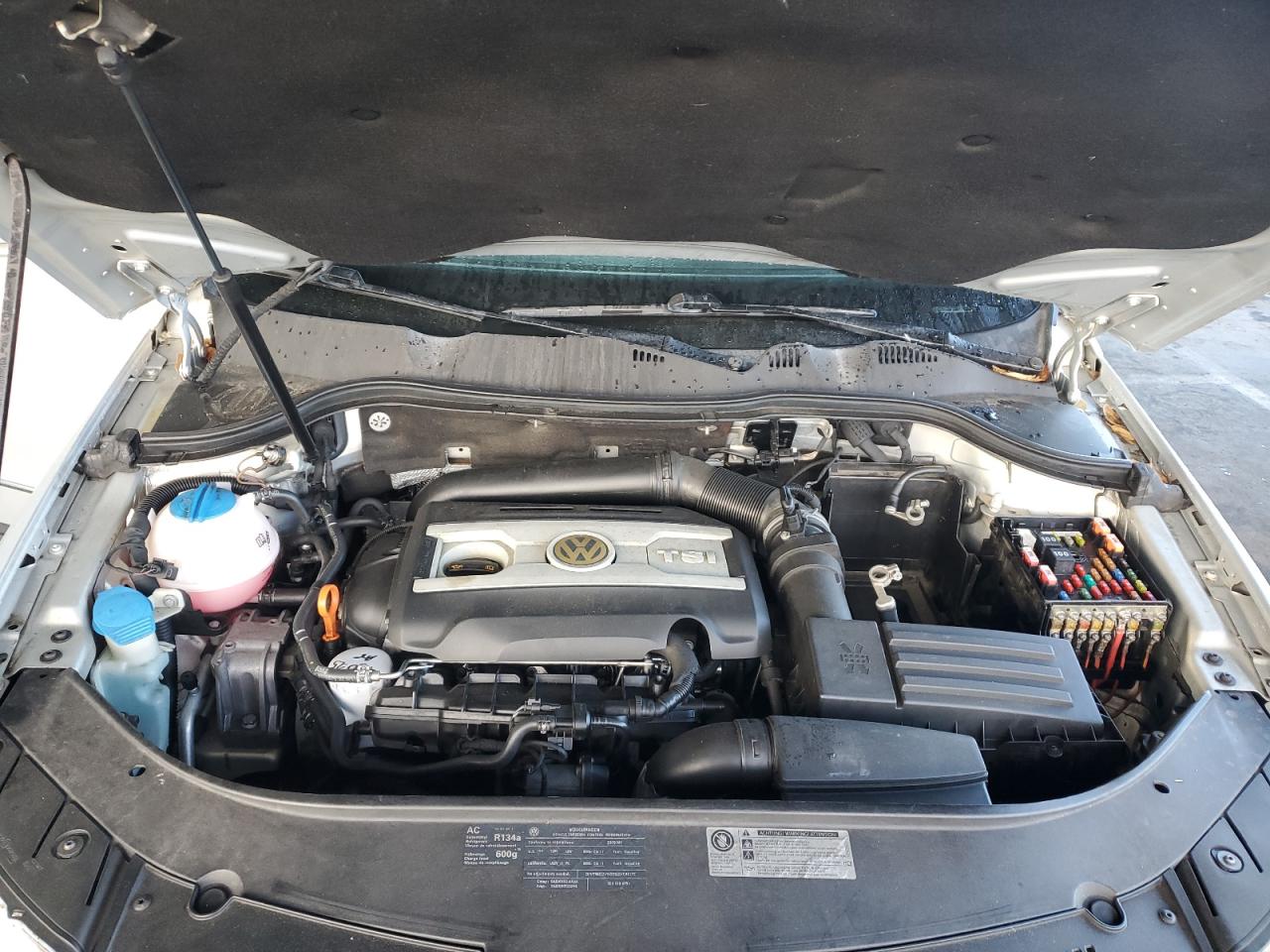 2009 Volkswagen Passat Turbo Silver vin: WVWJK73C09P052262