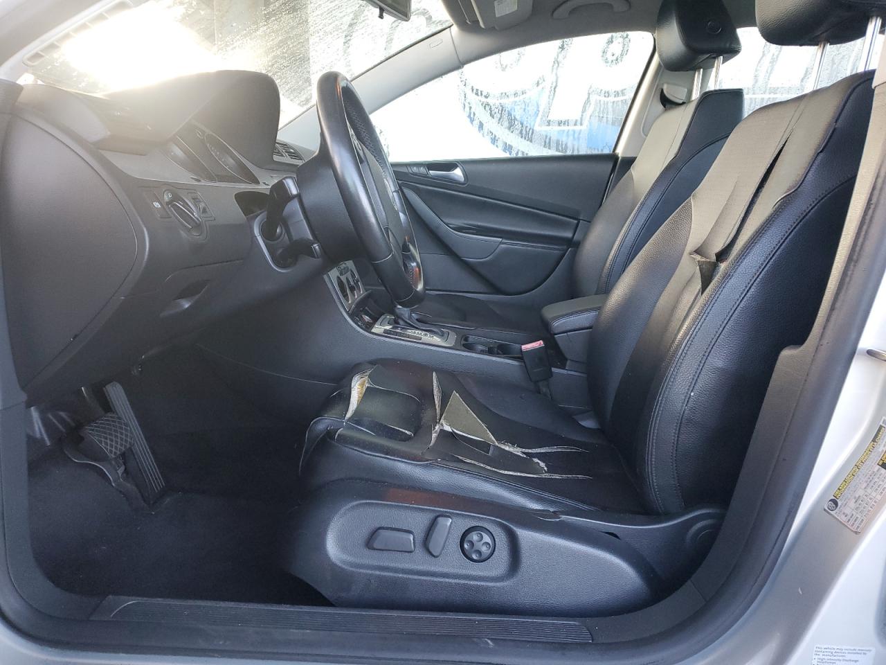 2009 Volkswagen Passat Turbo Silver vin: WVWJK73C09P052262
