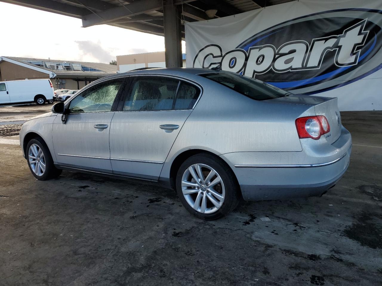2009 Volkswagen Passat Turbo Silver vin: WVWJK73C09P052262