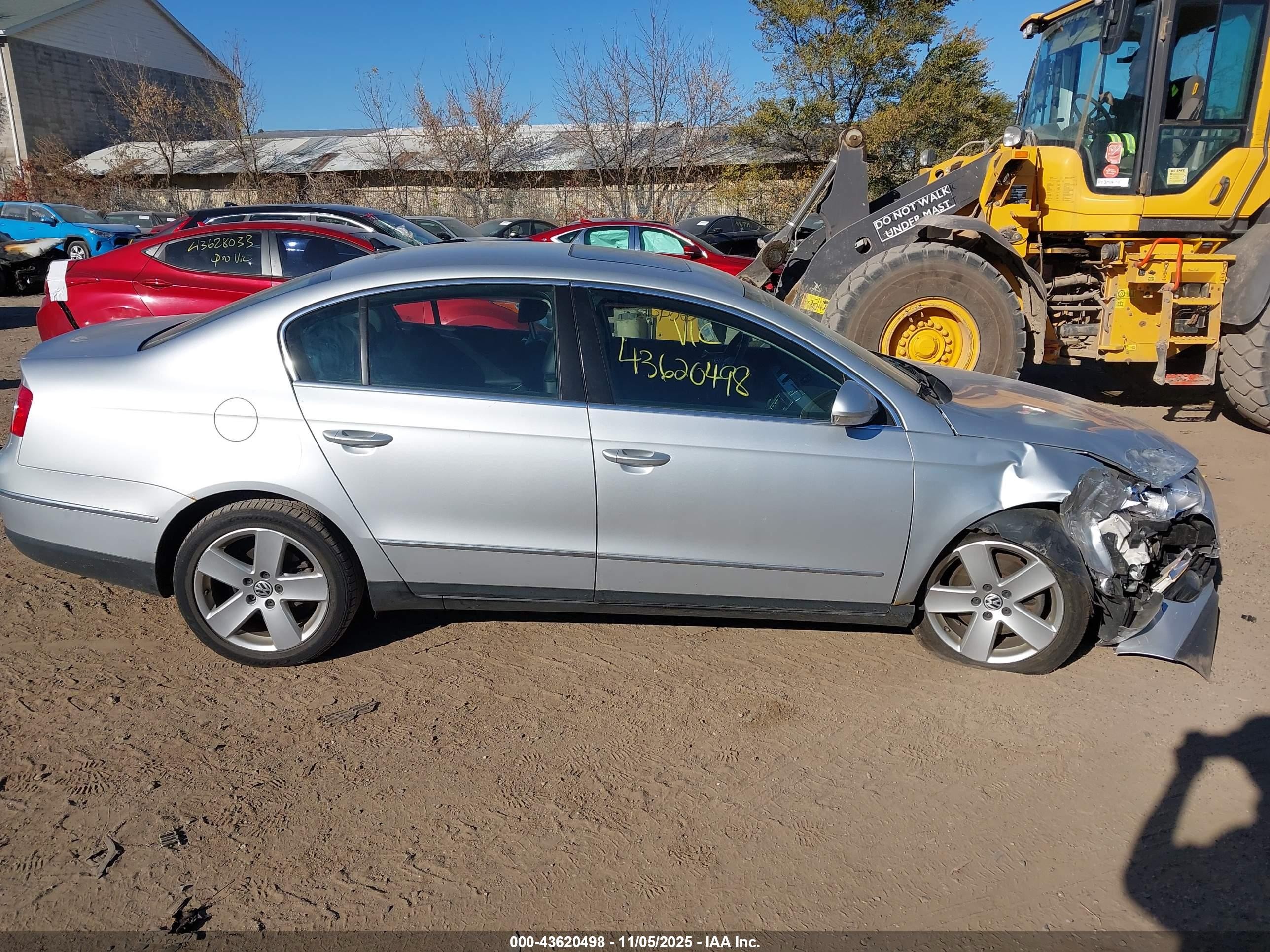 2009 Volkswagen Passat Komfort Silver vin: WVWJK73C09P053296