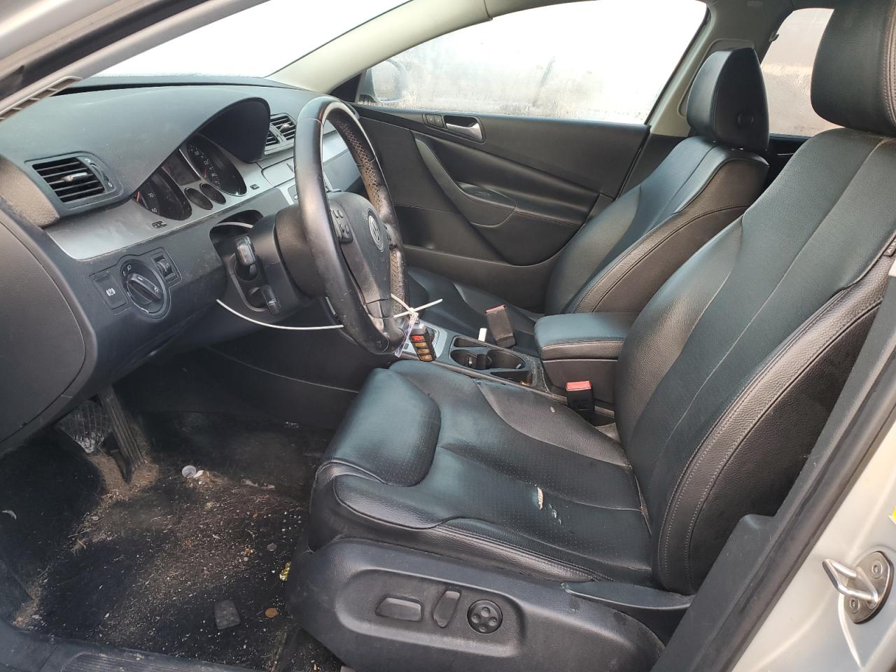 2009 Volkswagen Passat Turbo Silver vin: WVWJK73C19E004393