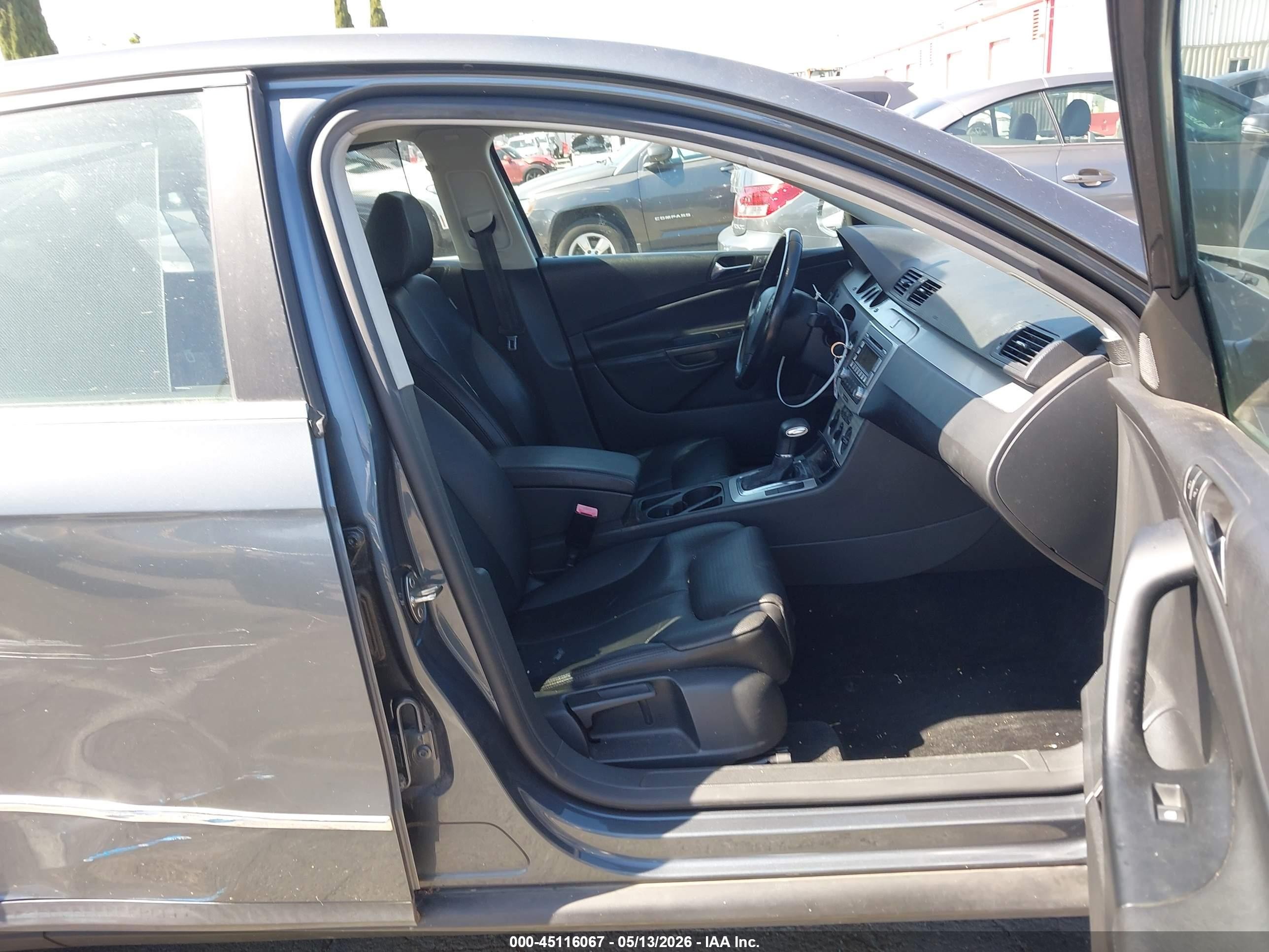 2009 Volkswagen Passat Komfort Gray vin: WVWJK73C19P003085