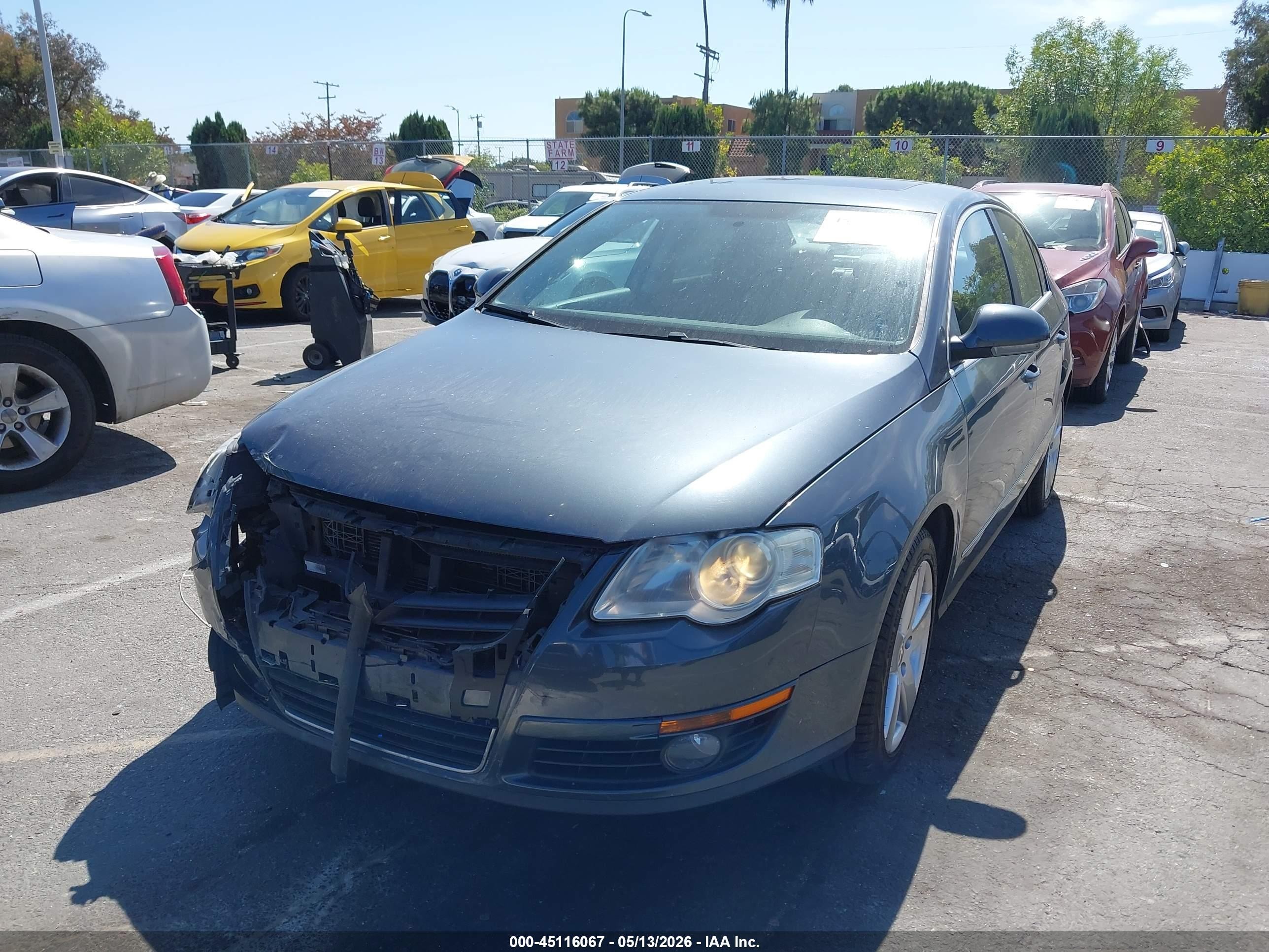 2009 Volkswagen Passat Komfort Gray vin: WVWJK73C19P003085