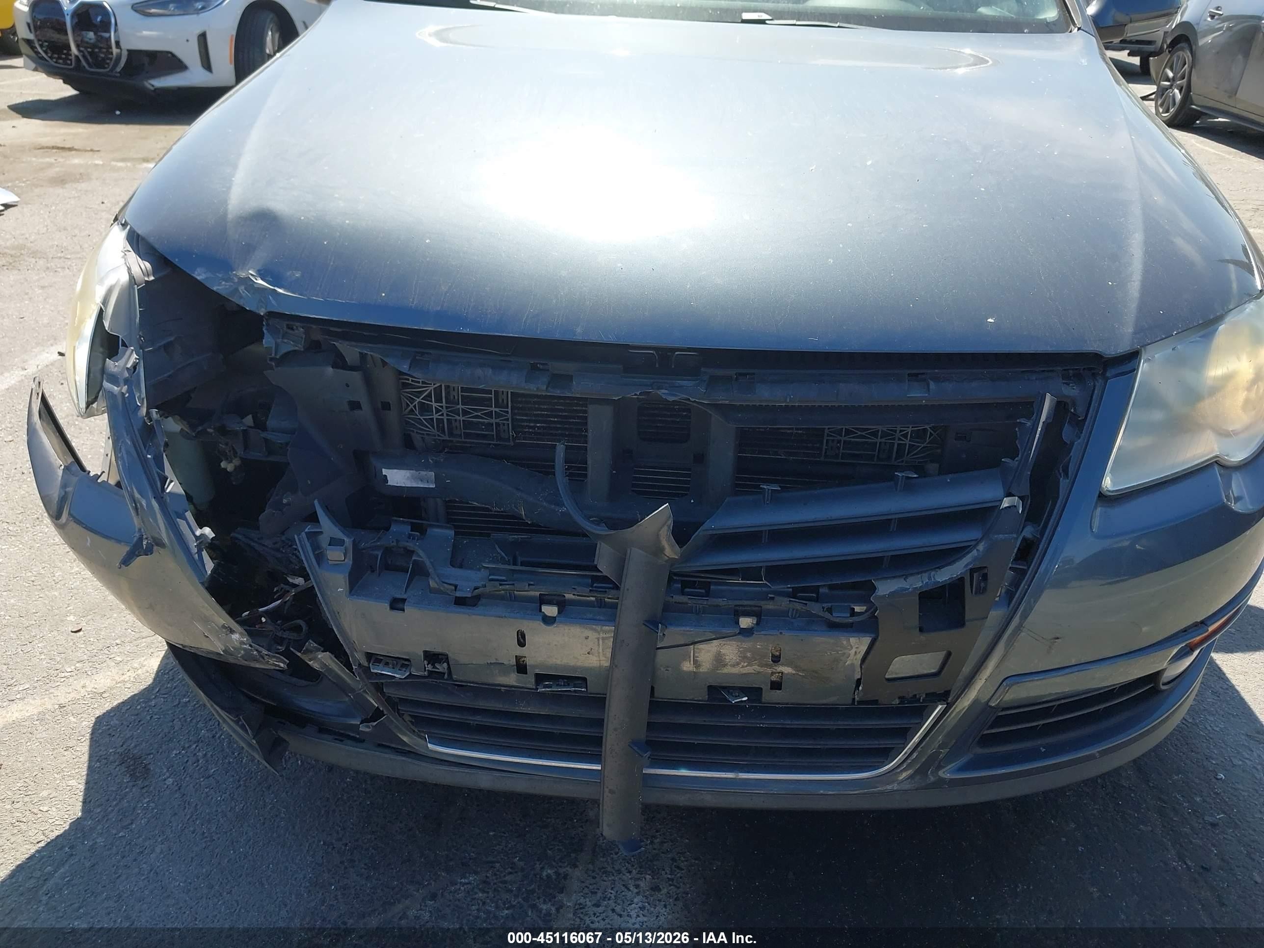 2009 Volkswagen Passat Komfort Gray vin: WVWJK73C19P003085