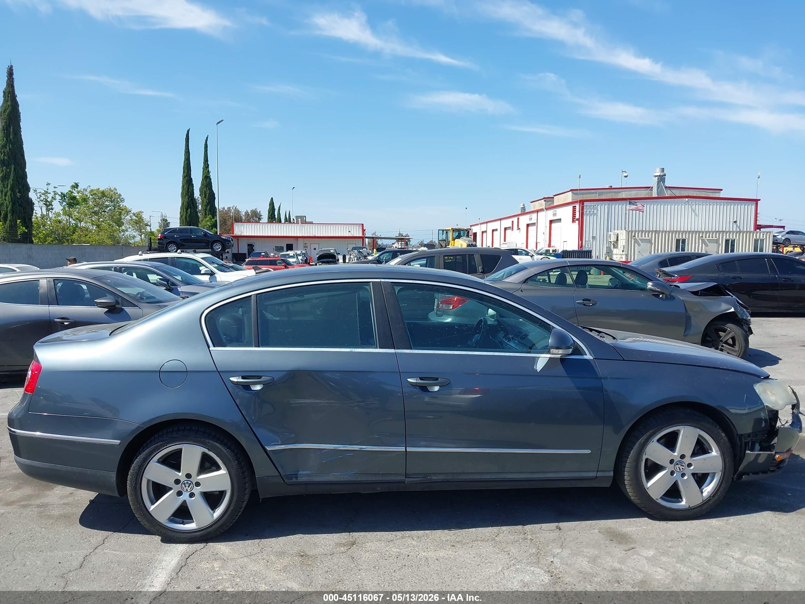 2009 Volkswagen Passat Komfort Gray vin: WVWJK73C19P003085