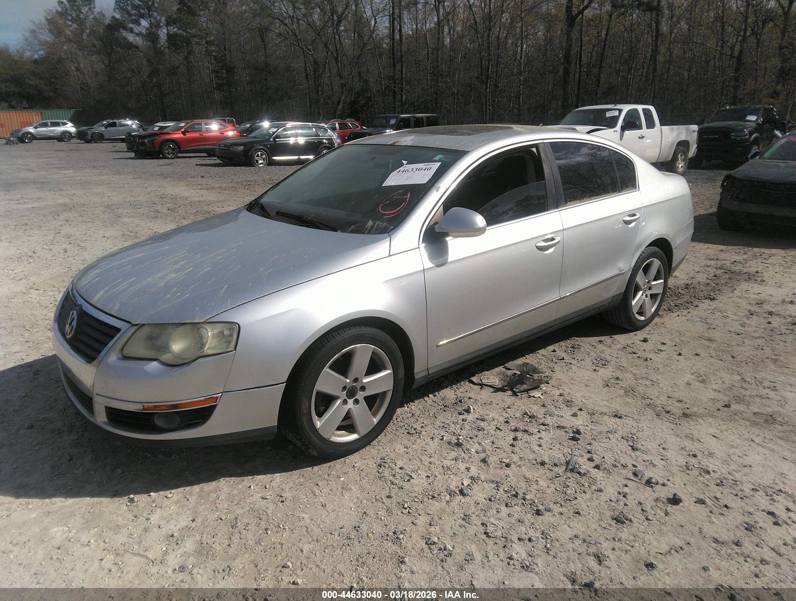 2009 Volkswagen Passat Komfort Silver vin: WVWJK73C19P038435